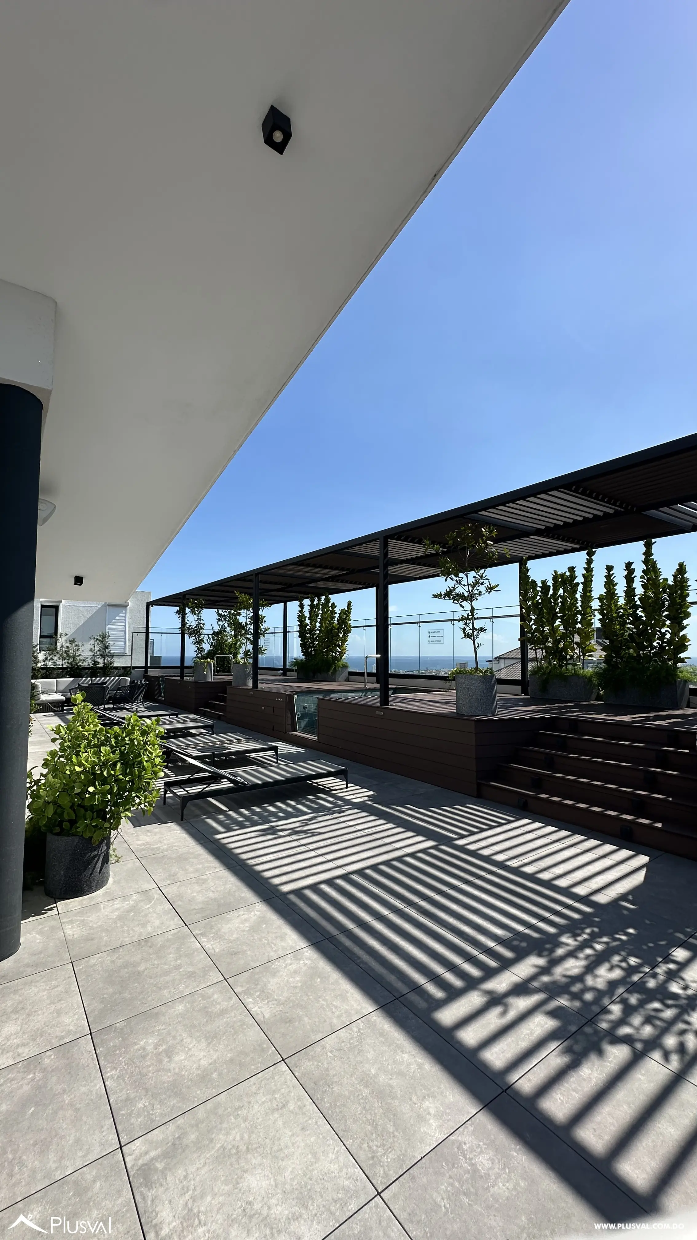Apartamento en renta en Bella Vista 3 habitaciones, 2 parqueos y áreas sociales 462871