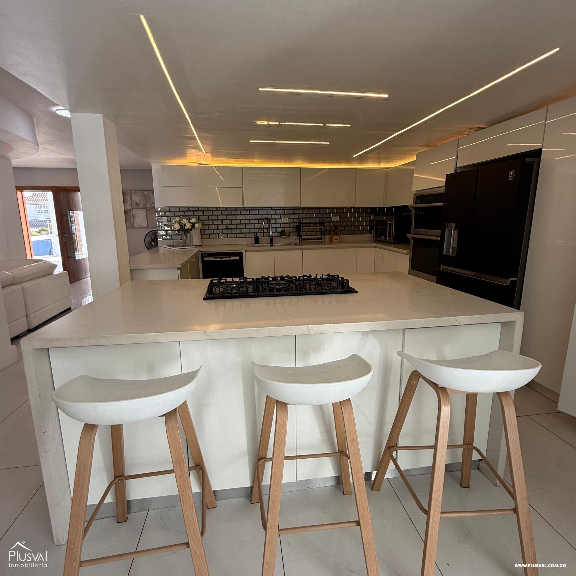 Casa en Venta con Amplios Espacios ubicada en Cerro Alto 410852