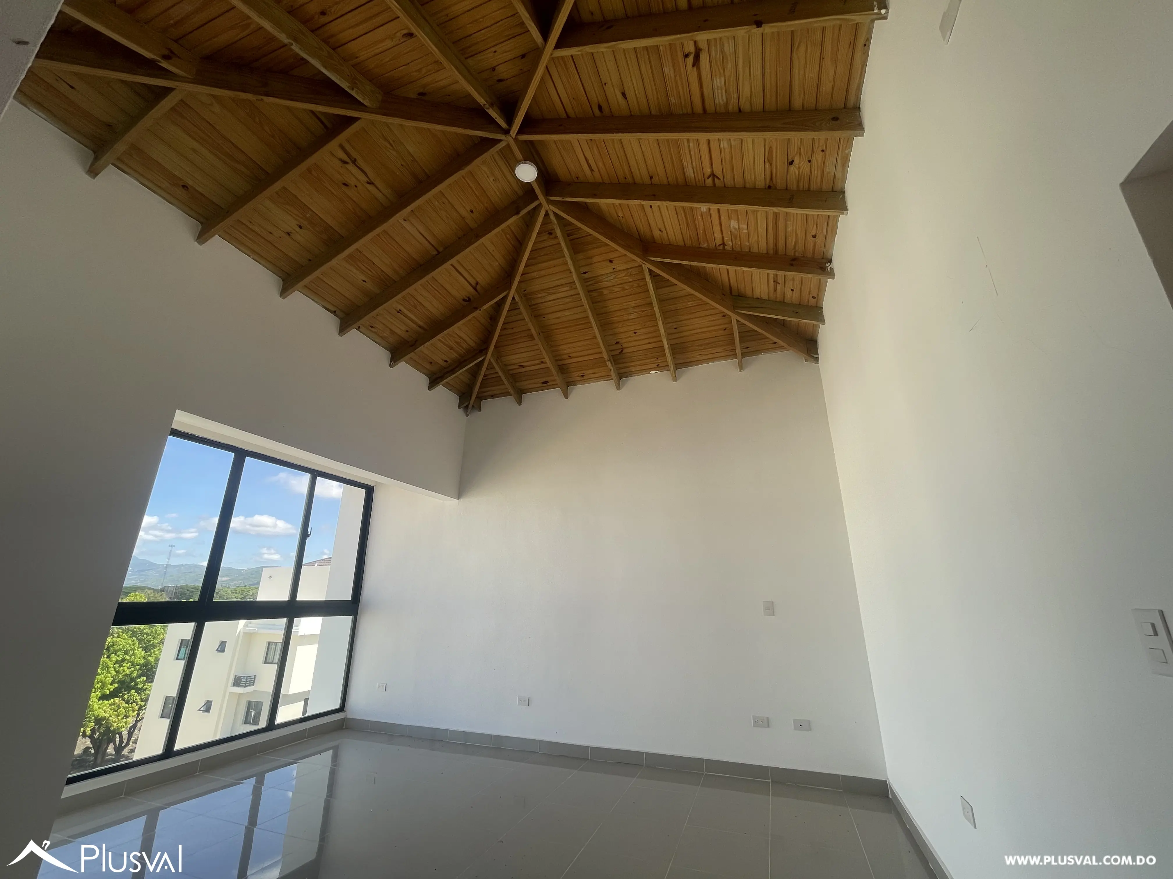 Penthouse de 3 Habitaciones con Piscina en Zona Residencial 508856