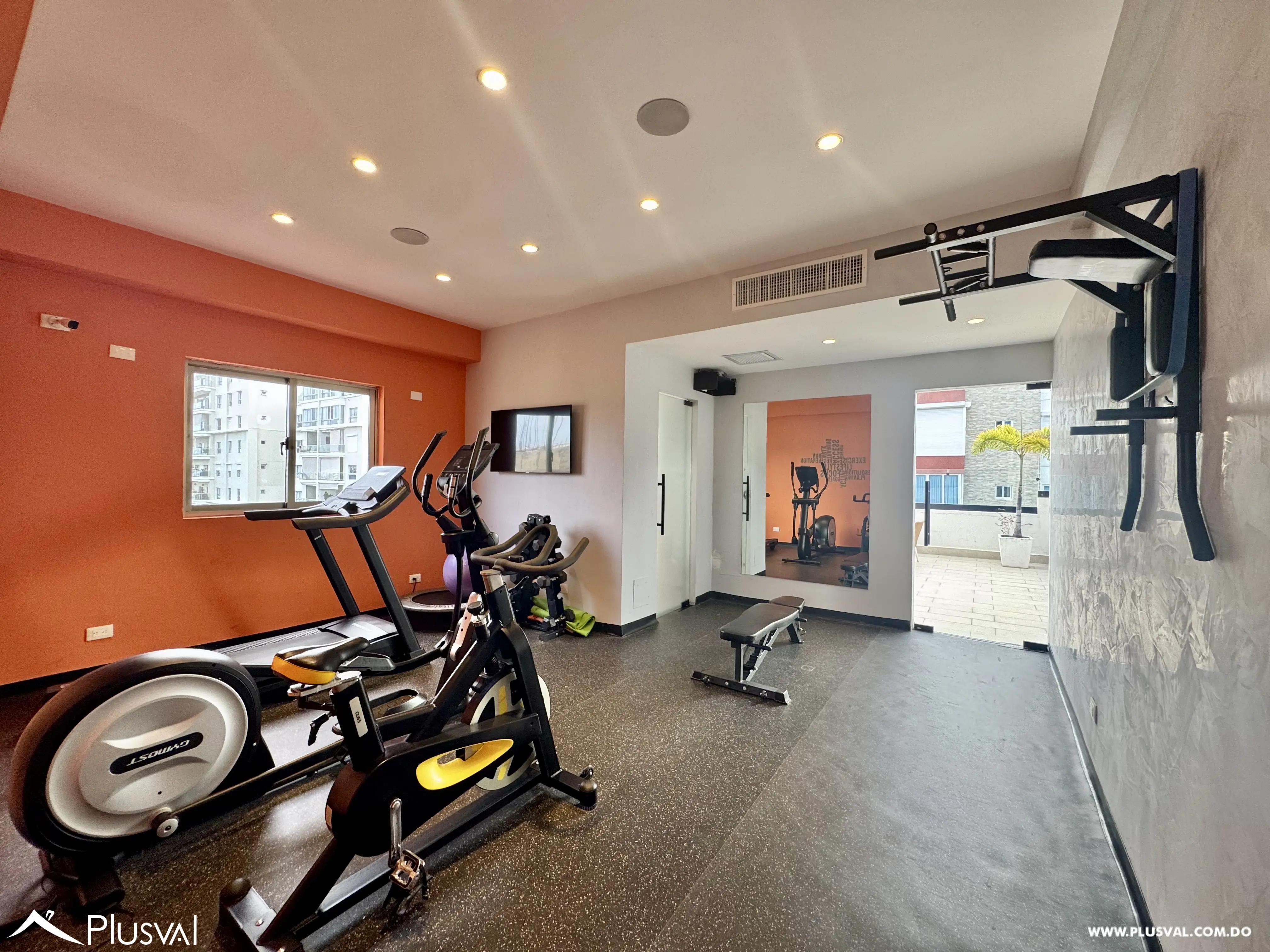 Alquilo Maravilloso Apartamento en  Piso Alto en el Corazon de Naco 527543