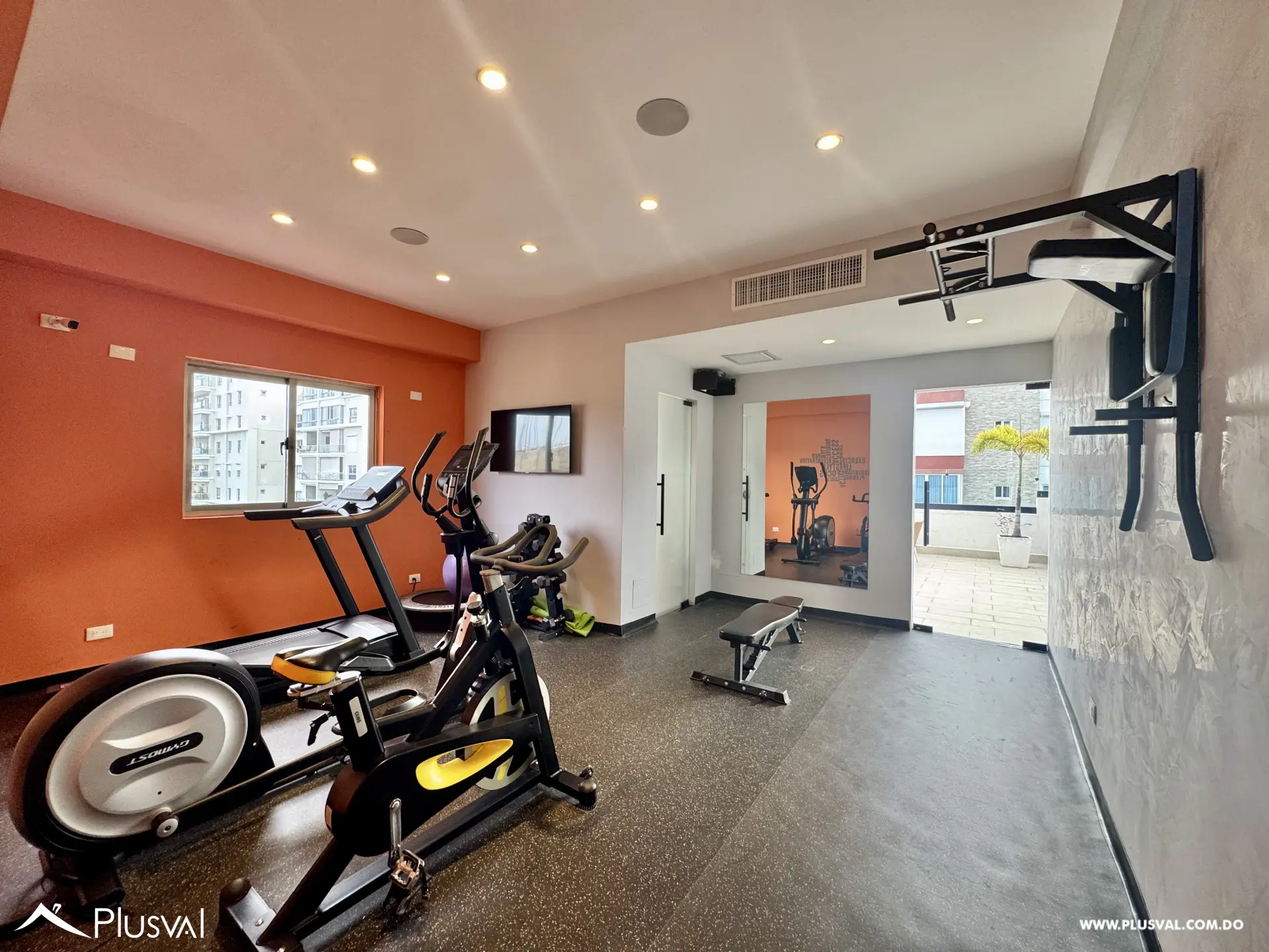 Alquilo Maravilloso Apartamento en  Piso Alto en el Corazon de Naco 527543