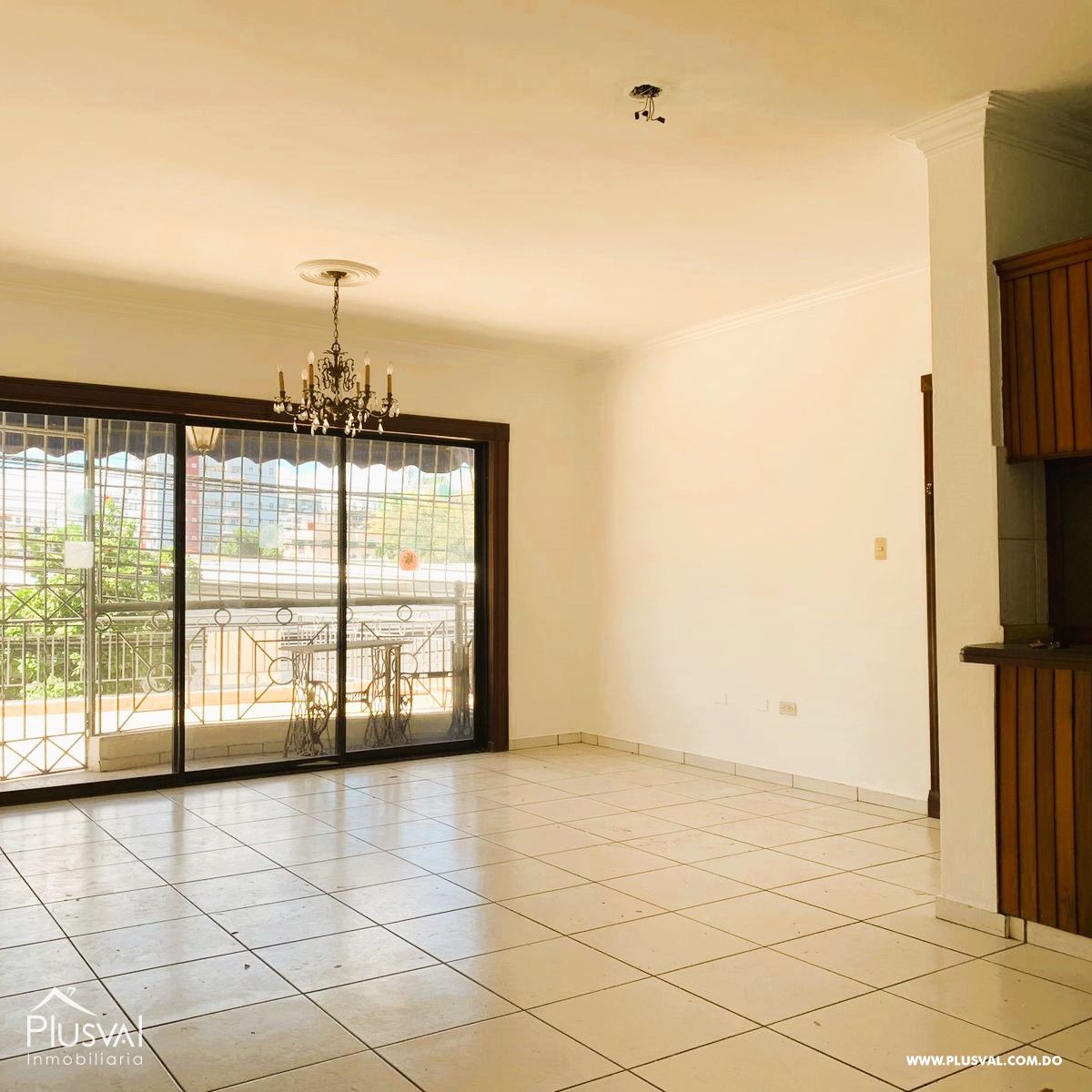 Apartamento con terraza en venta, Evaristo Morales de 3 habitaciones 395397