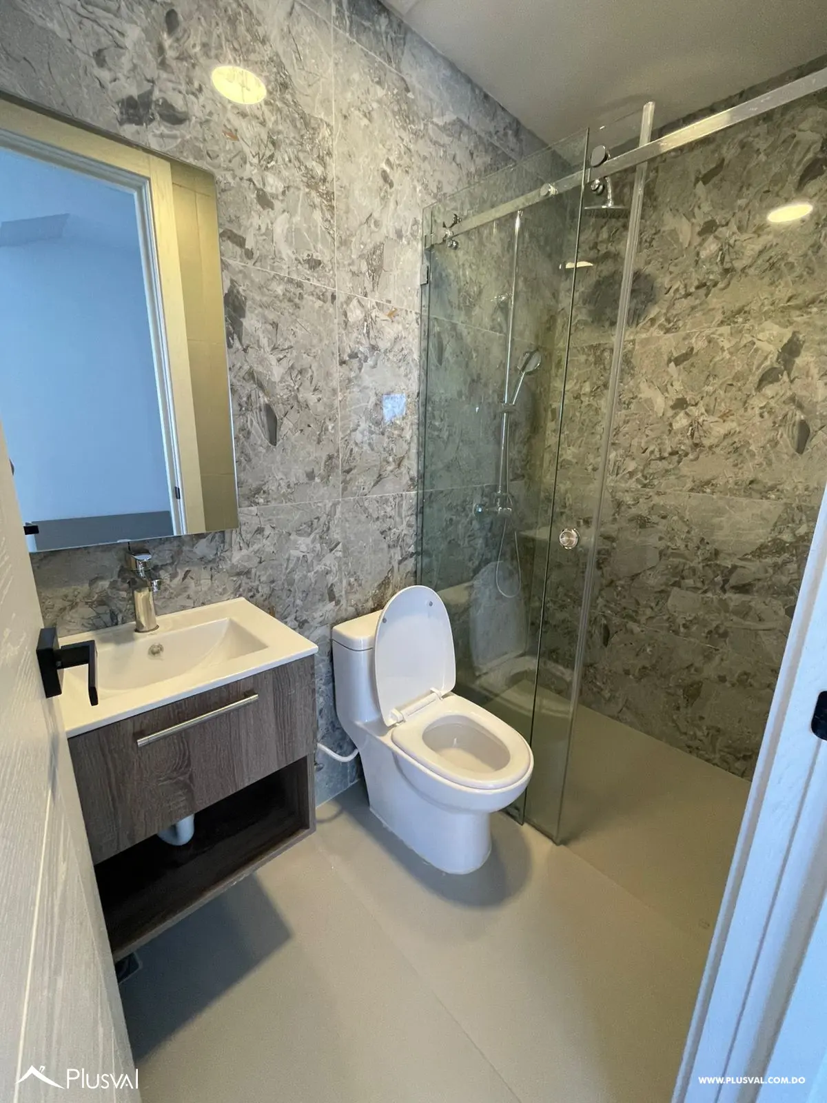 Apartamento en Alquiler de 1 habitación en Torre Nueva de Evaristo Morales 532141