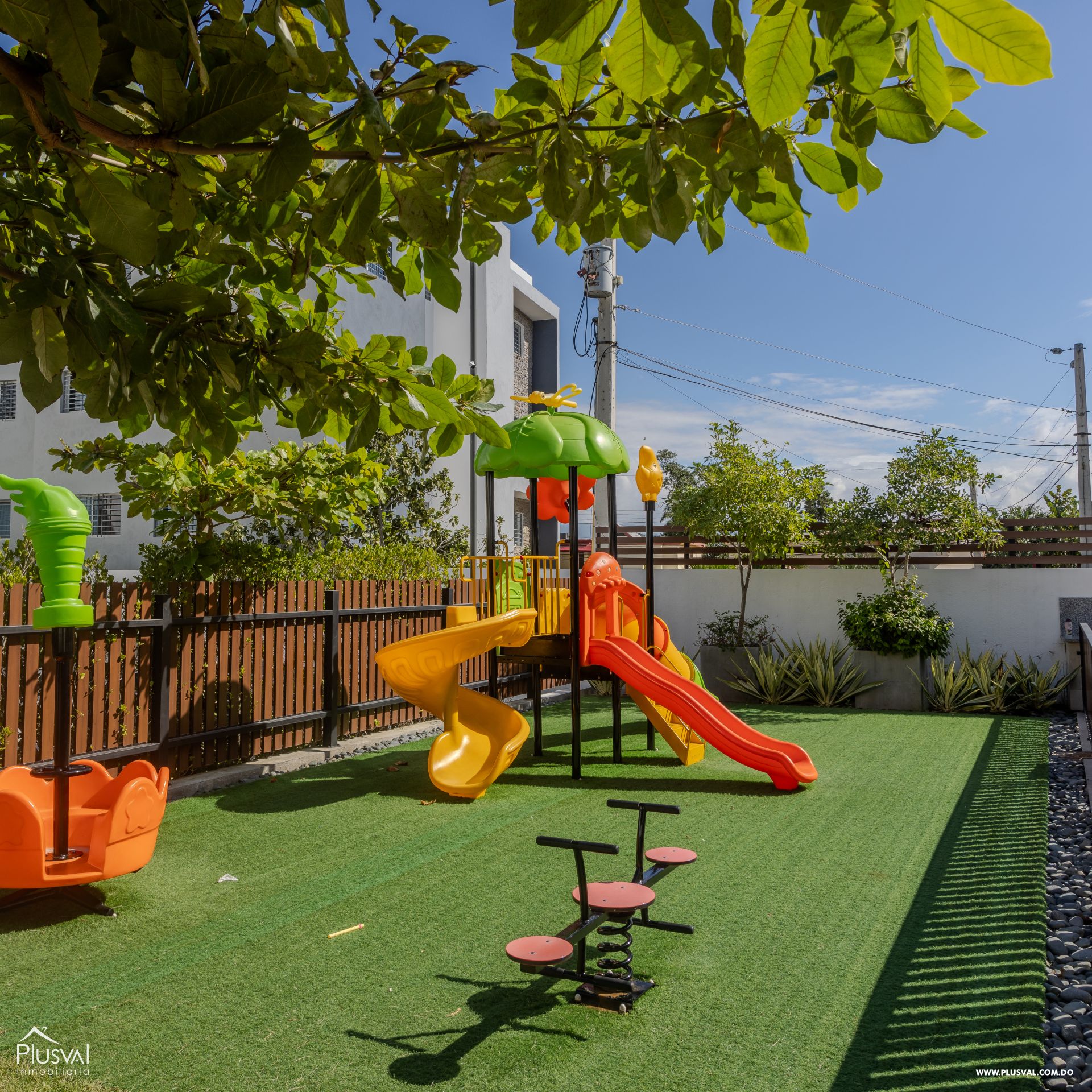 Hermoso y amplio apartamento totalmente amueblado. 355026