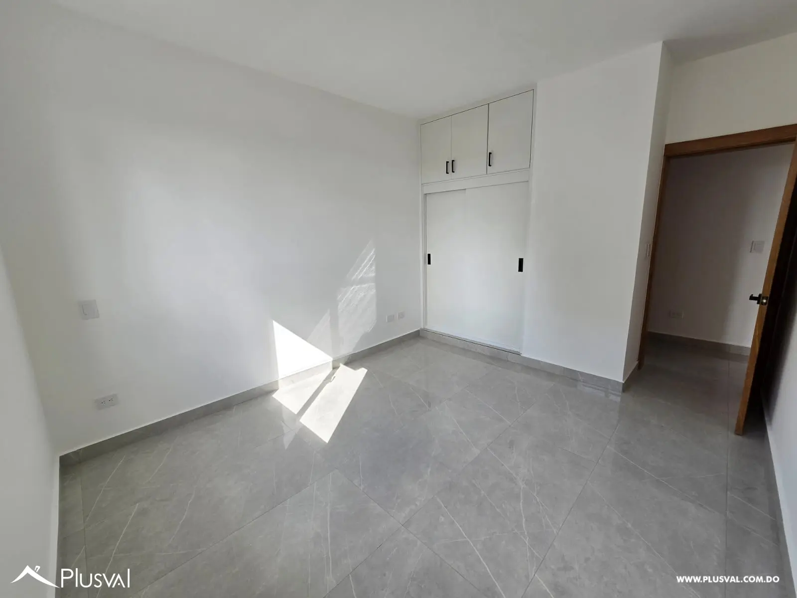 Comodo y Amplio Apartamento en Venta Ubicado en Los Laureles 526775