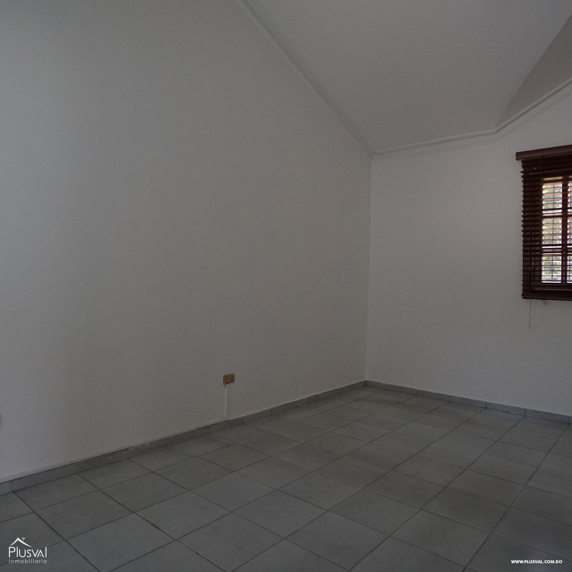 Amplia casa en VENTA en Cuesta Brava. 383610