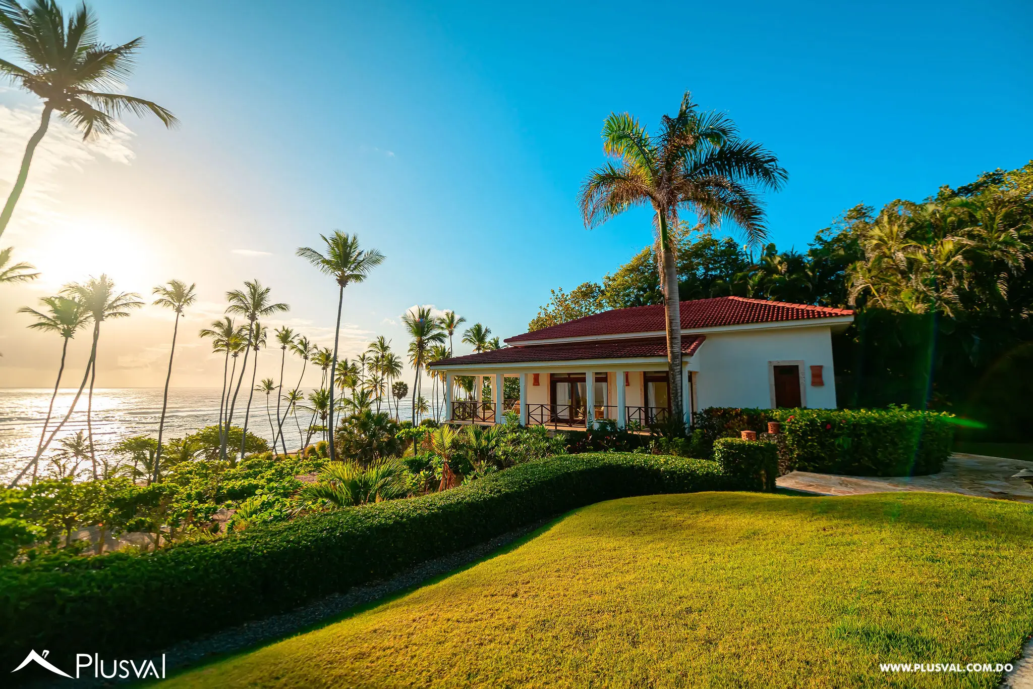 Preciosa Villa en venta. primera línea de playa en Cabrera 476757