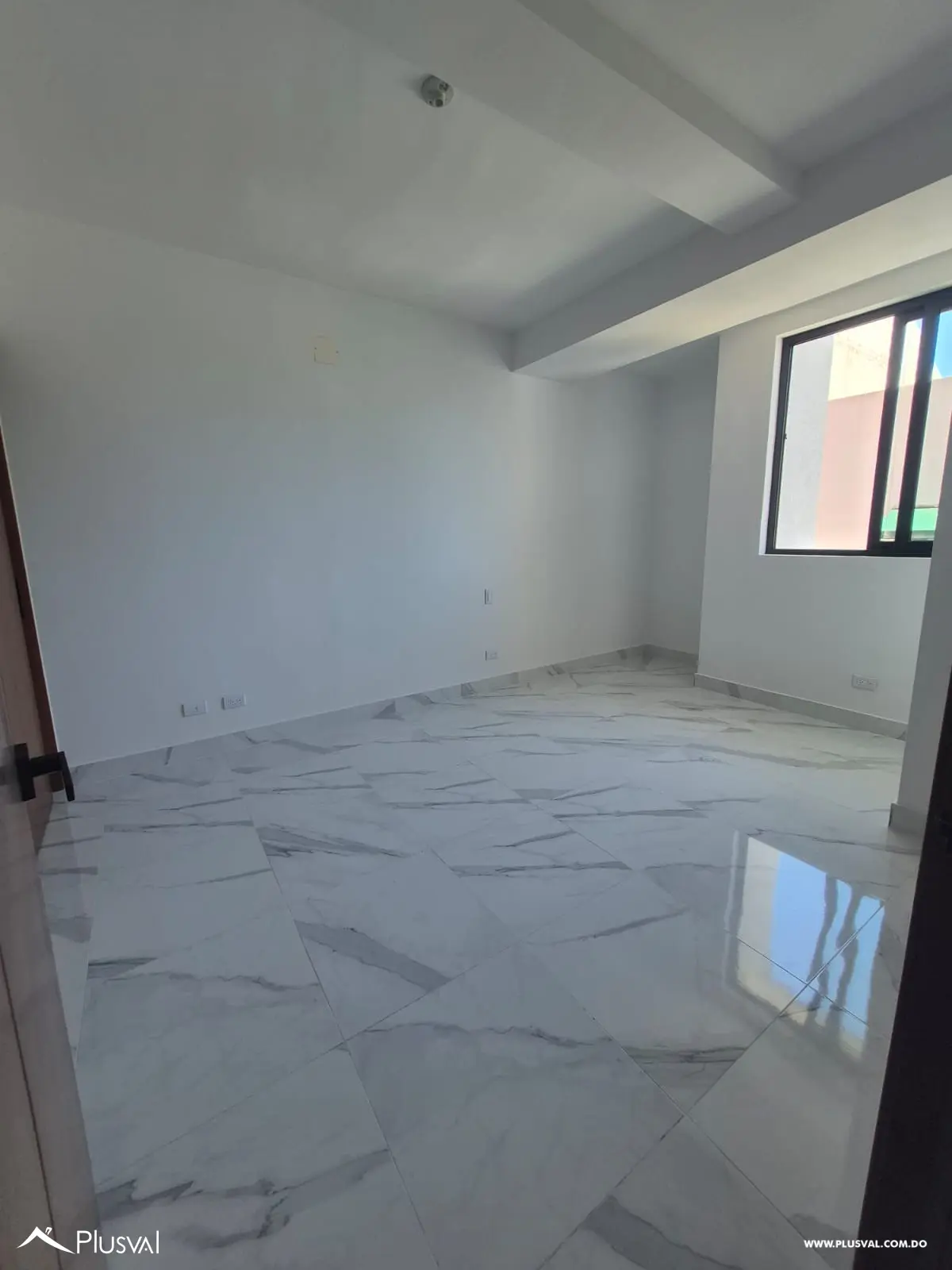 AMPLIO APARTAMENTO DE 1 HAB CON LINEA BLANCA EN GAZCUE 516760