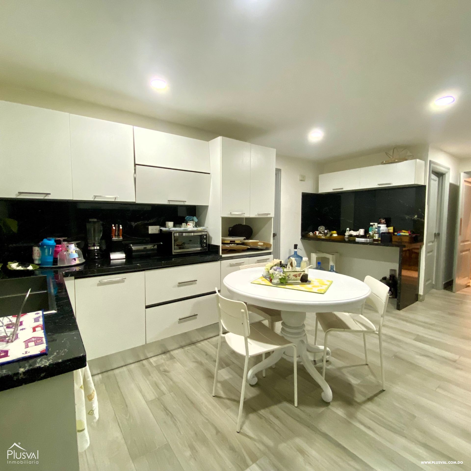 Apartamento Clásico modernizado en Paraíso con Amplios Espacios 380118