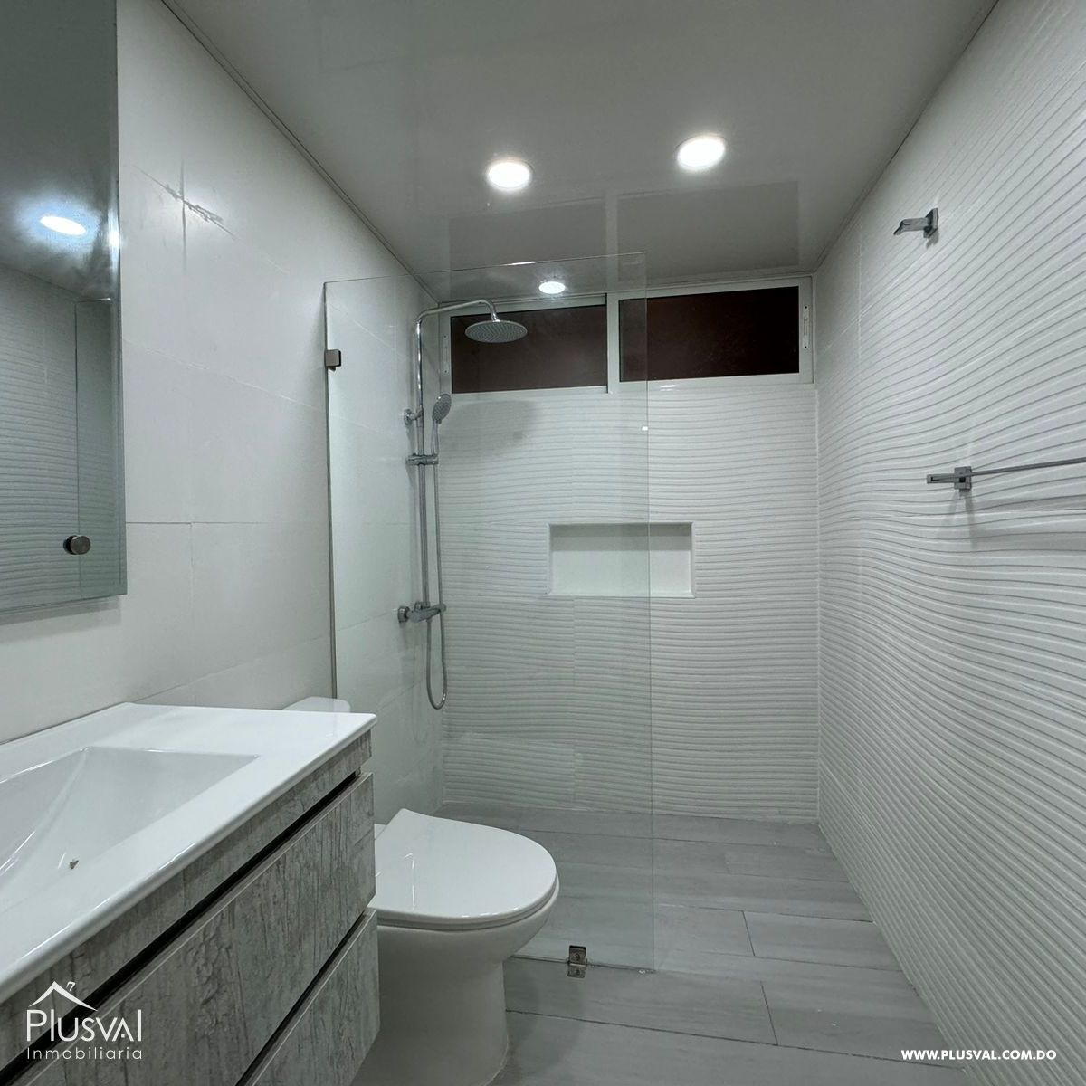 Clásico apartamento en alquiler en Naco.  Recién remodelado completamente, excelentes vecinos. 376994