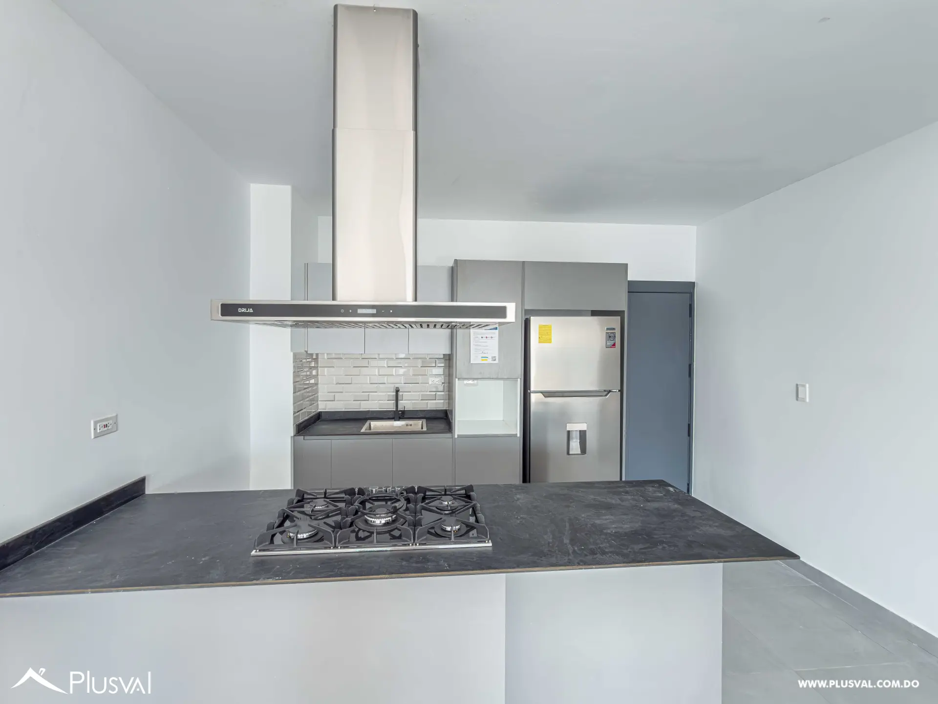 Apartamento de 1 Habitación en Venta en Naco – Piso 13 con Línea Blanca y Amenidades 490975