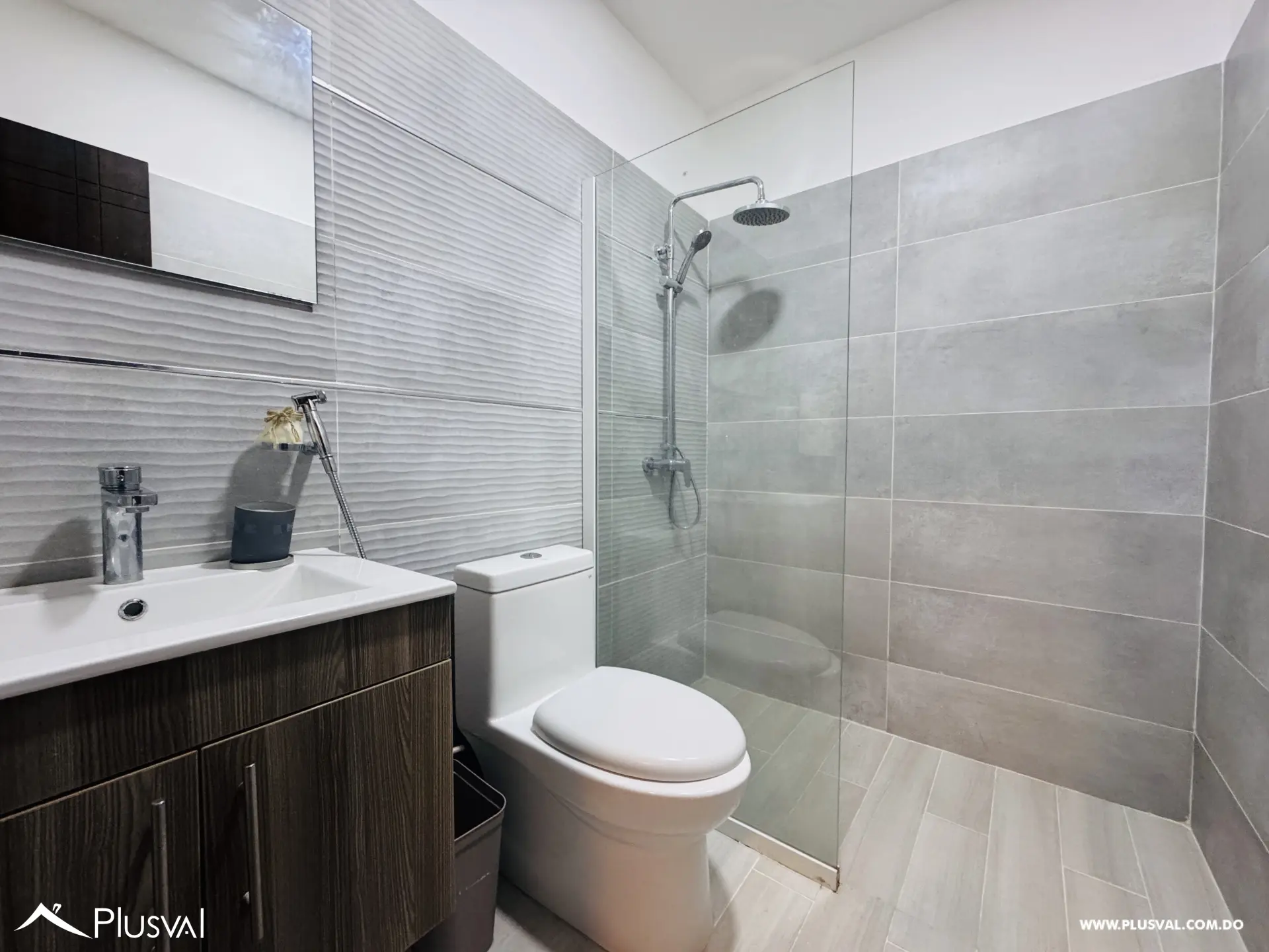 Céntrico apartamento amueblado cerca de la Av. Churchill 502968