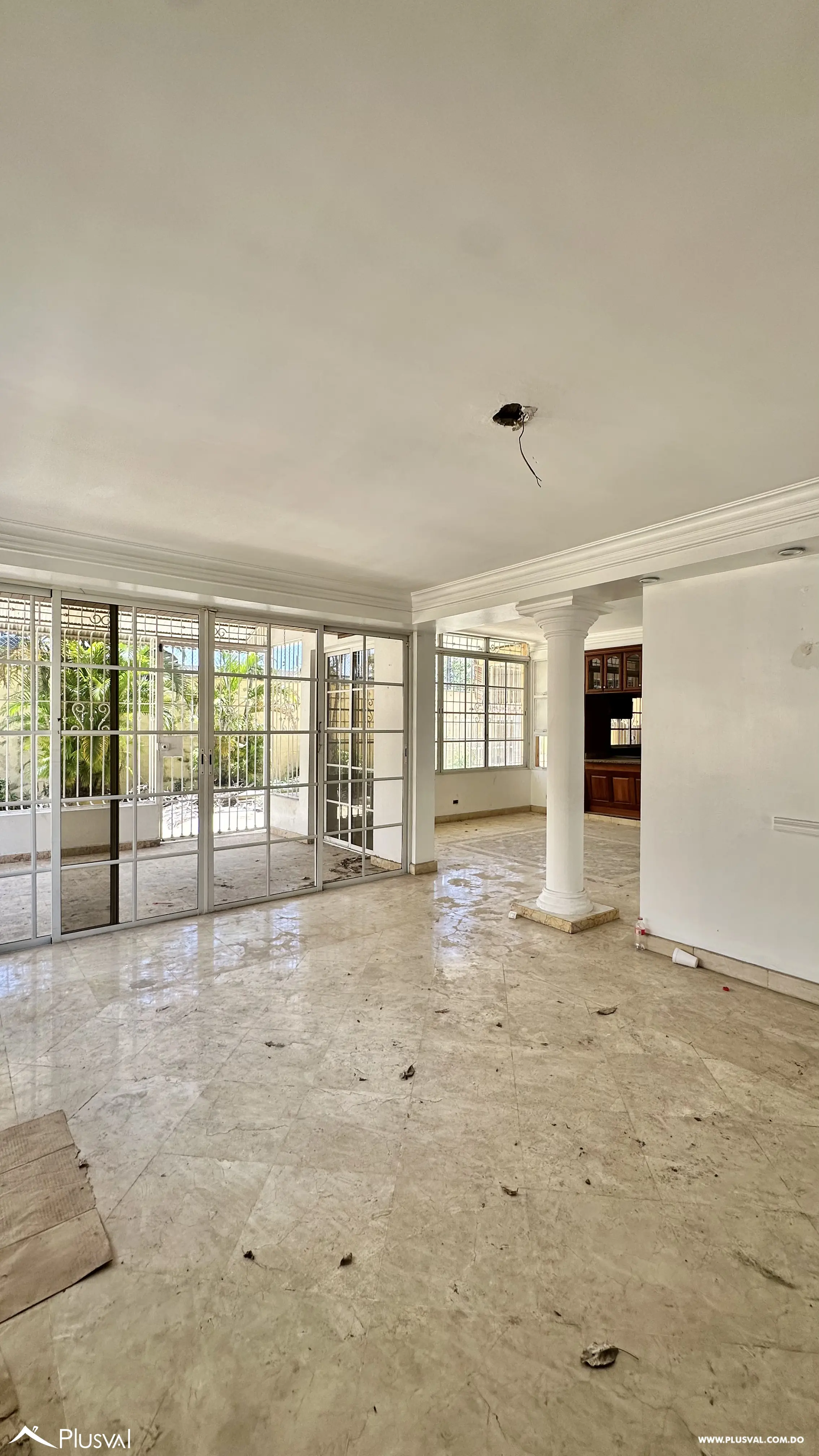 Casa Comercial en Alquiler en Los Prados | 2 Niveles y 7 Parqueos 499895