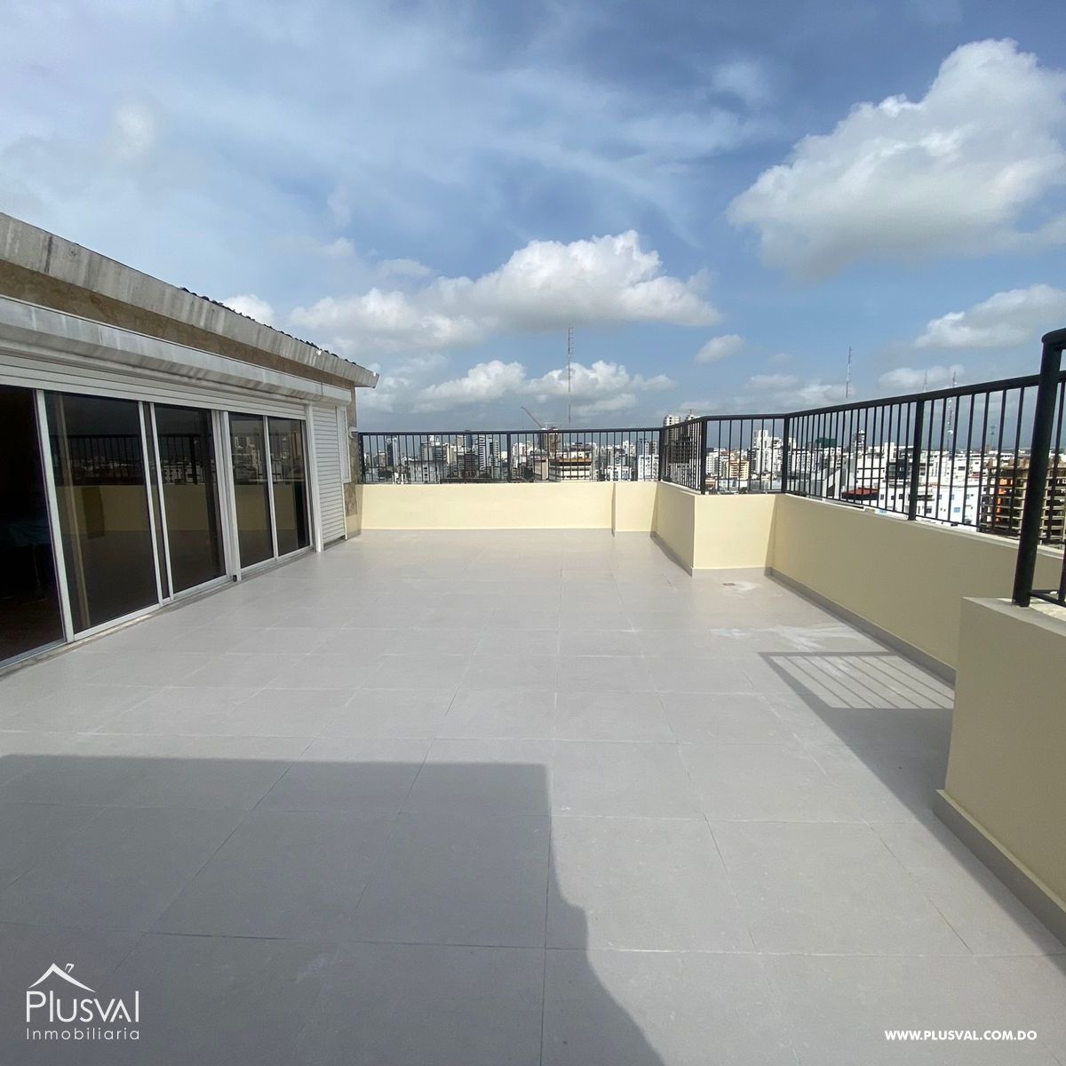 Amplio Penthouse con vistas panorámicas en corazón de Naco 439914