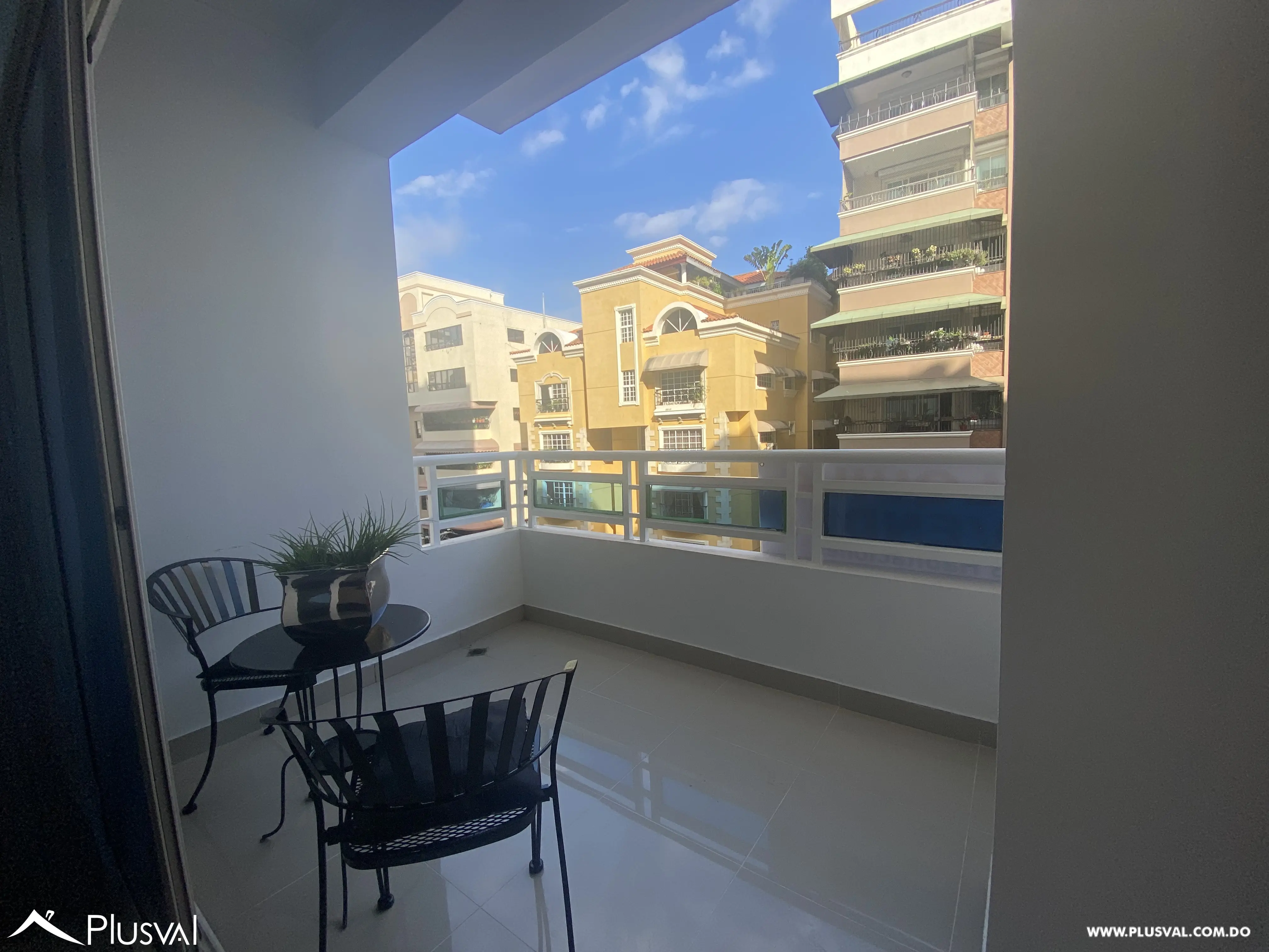 Alquilo Maravilloso y  Amplio  Apto en Bella Vista 453649