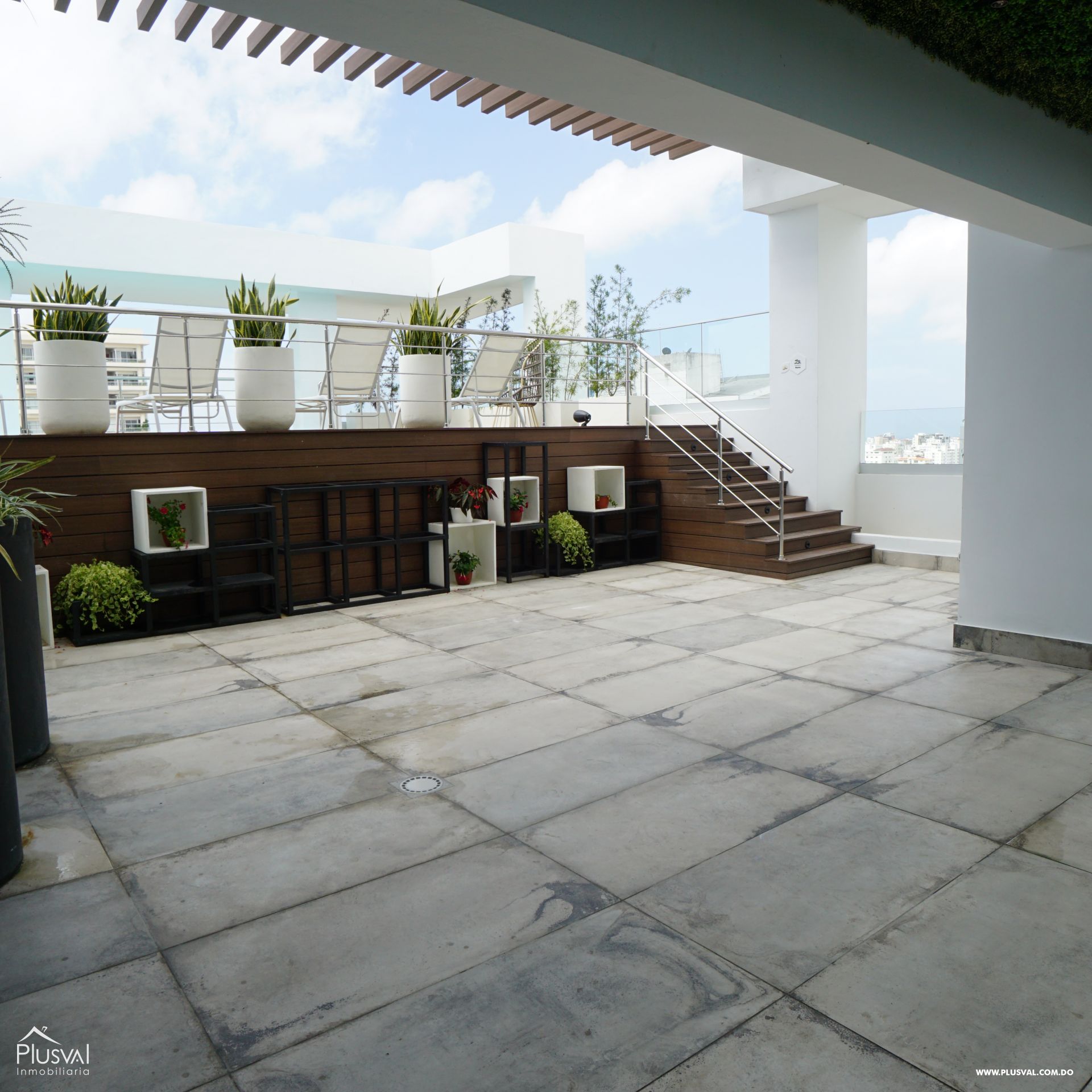 Apartamento en alquiler con linea blanca en Piantini 183101