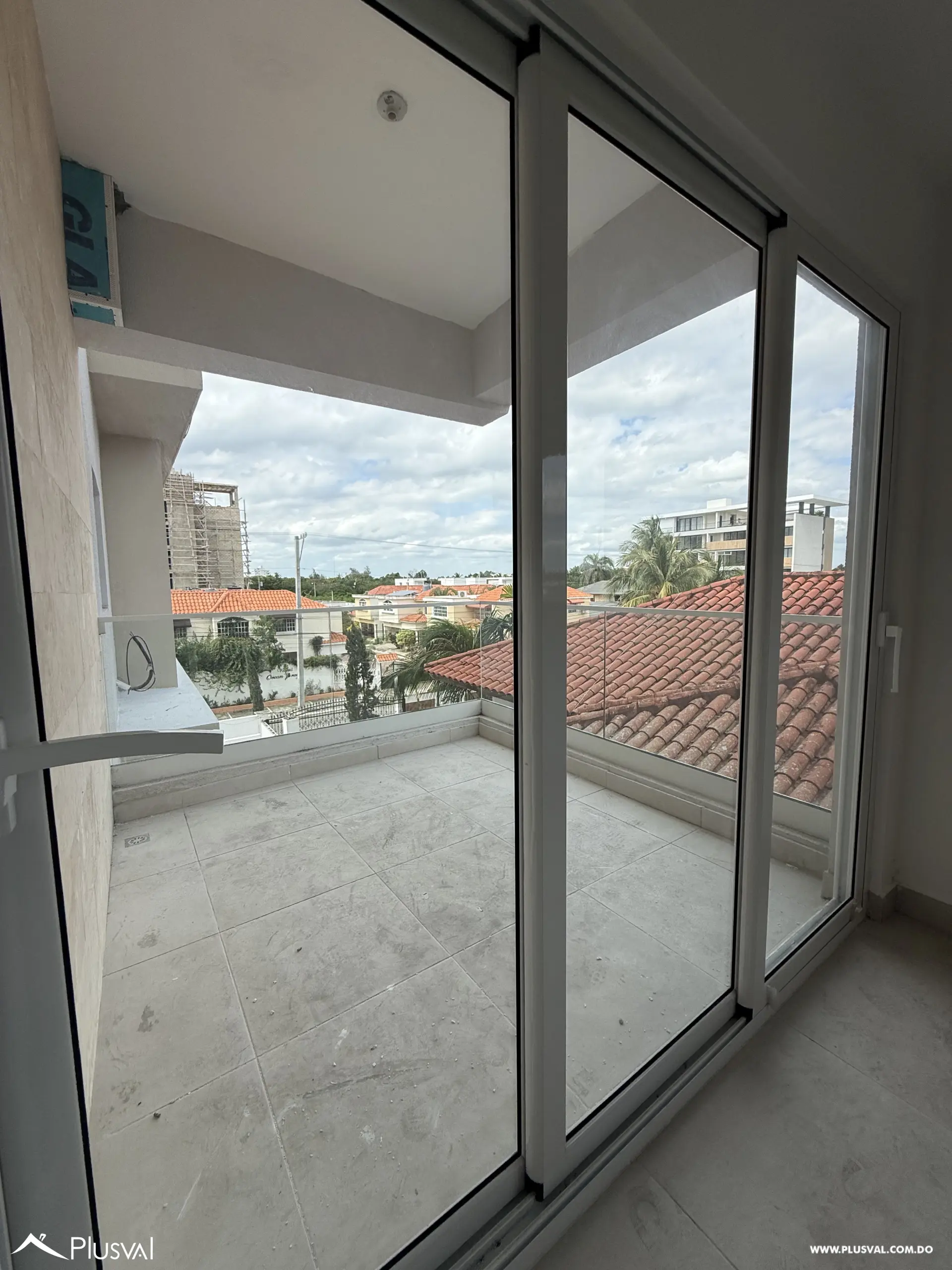 Apartamento en venta en Juan Dolio,  a 5 minutos de la playa.  Nuevo para estrenar. 485955