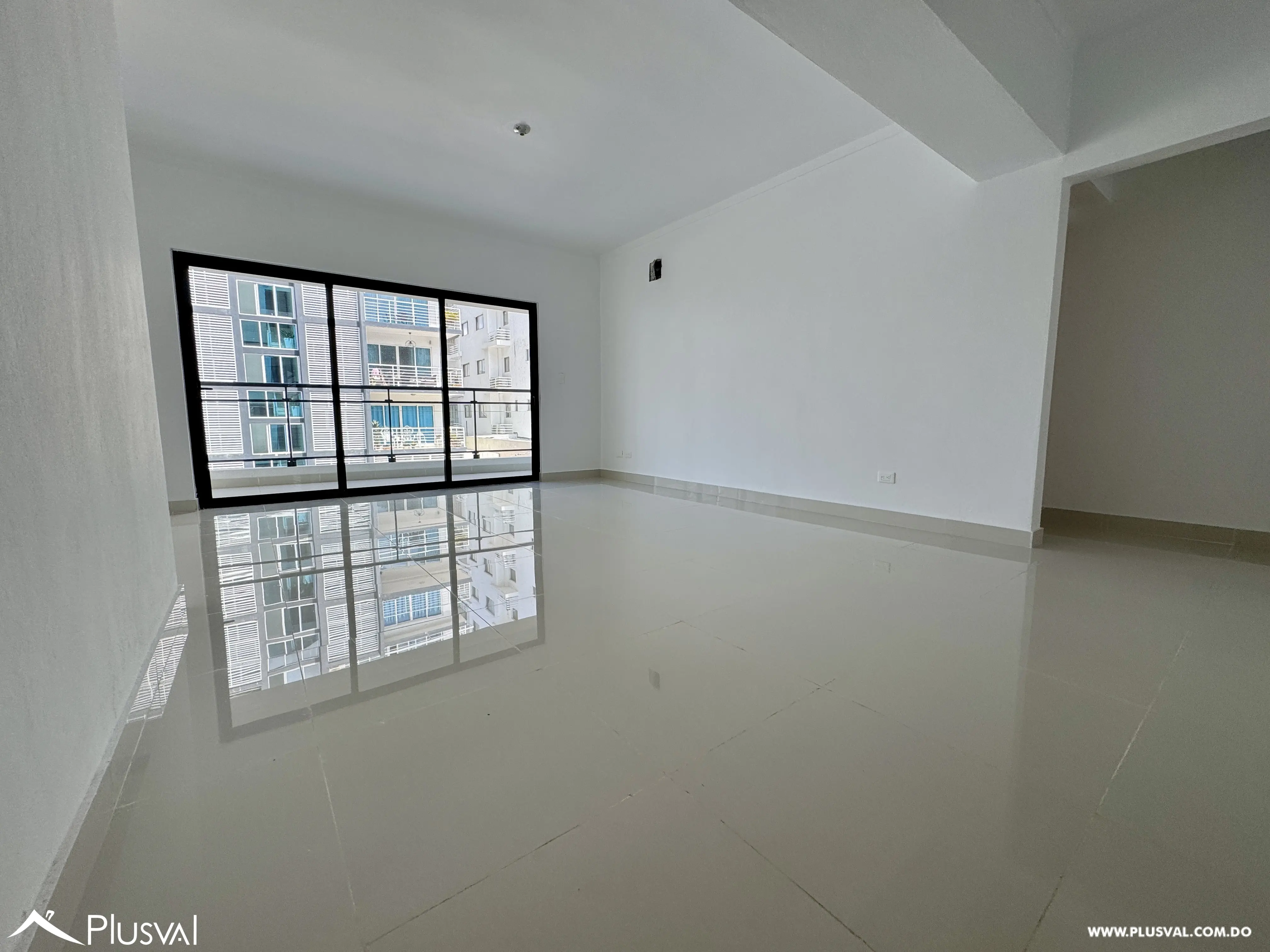 Amplio e iluminado apartamento en zona familiar del Renacimiento en alquiler. 486331