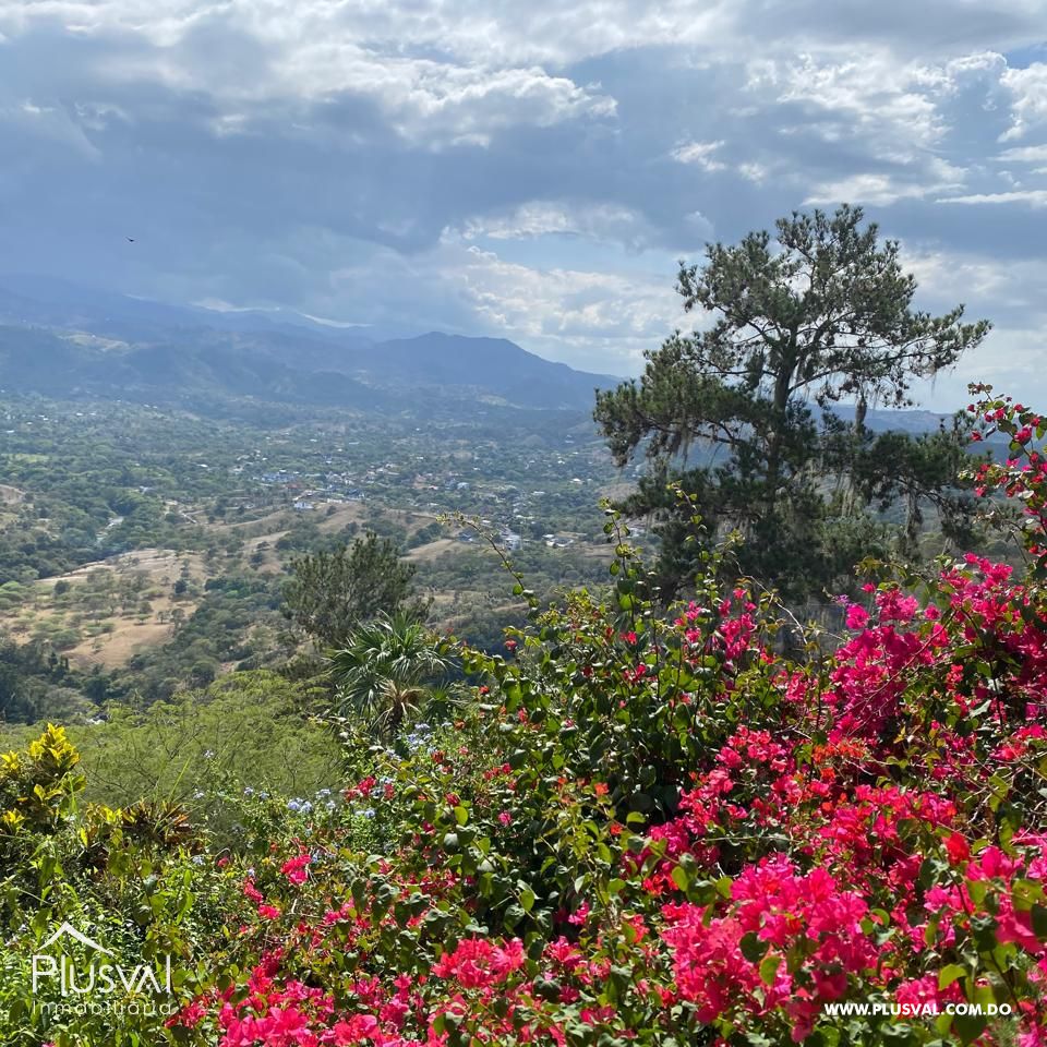 Villa de dos Niveles con Vista a la Montaña 430248