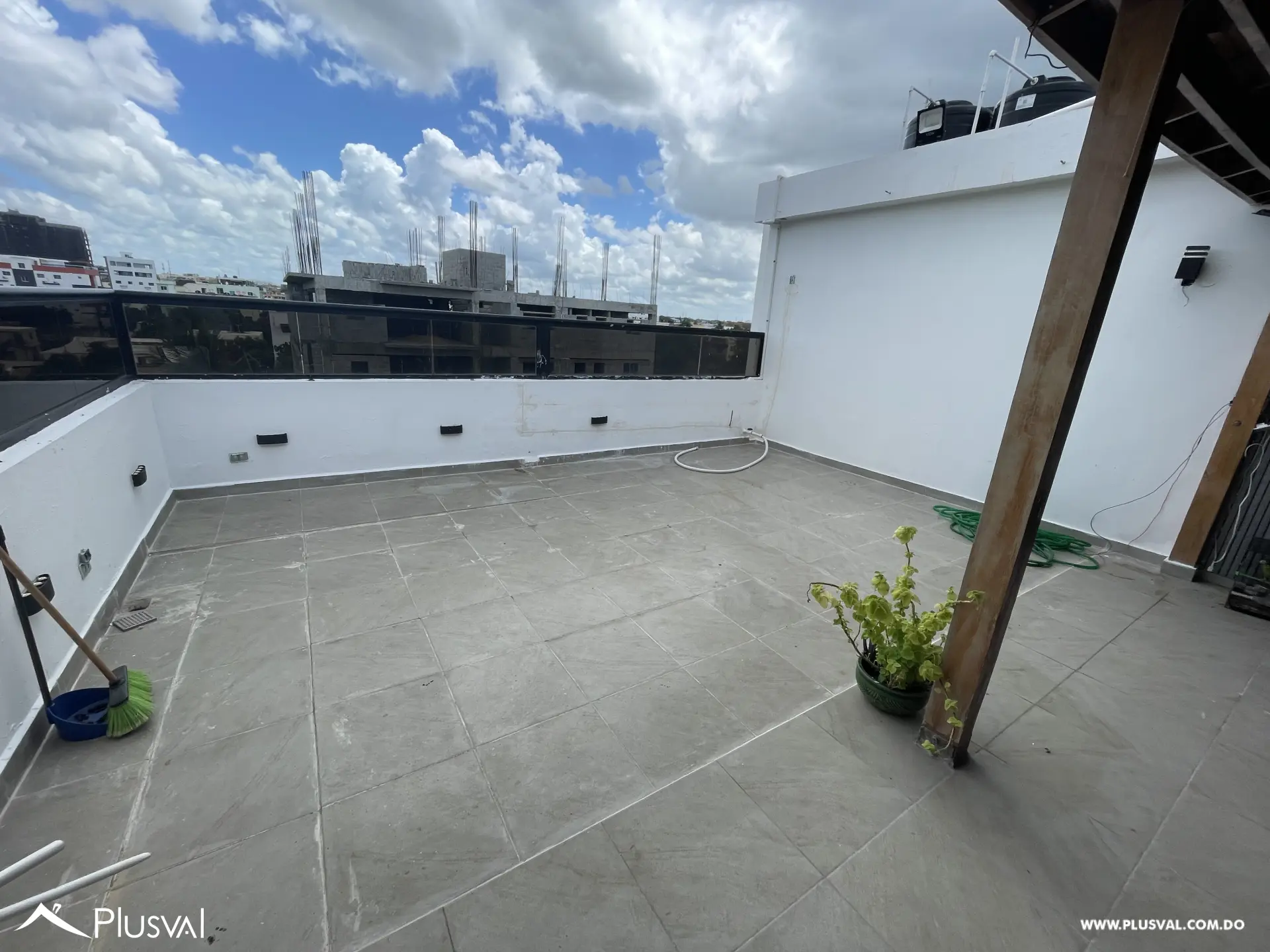 Apartamento en venta 3Hab · Dos Cocinas caliente y fría· 3 Parqueos · SDE 508618