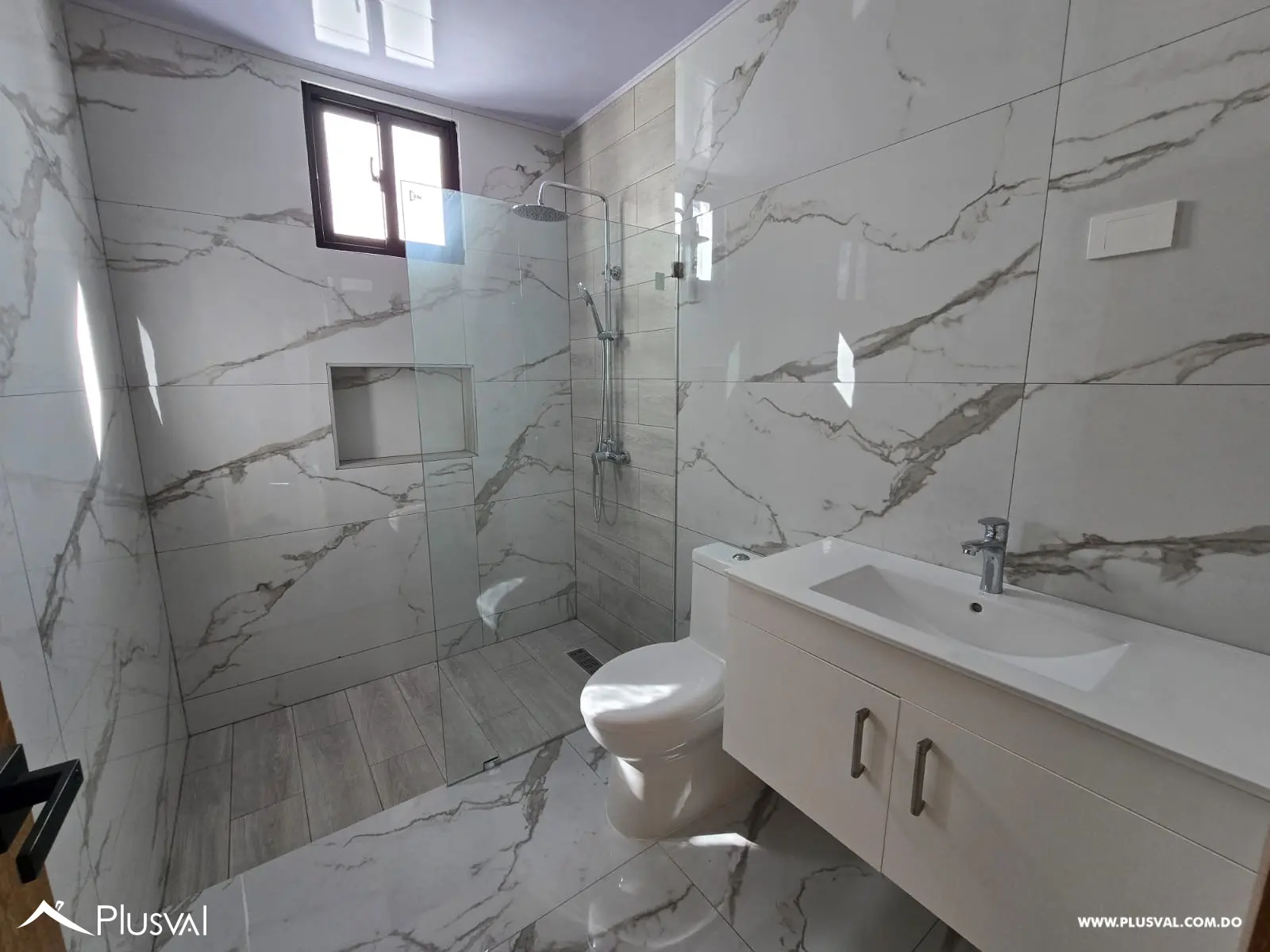 Comodo y Amplio Apartamento en Venta Ubicado en Los Laureles 526773