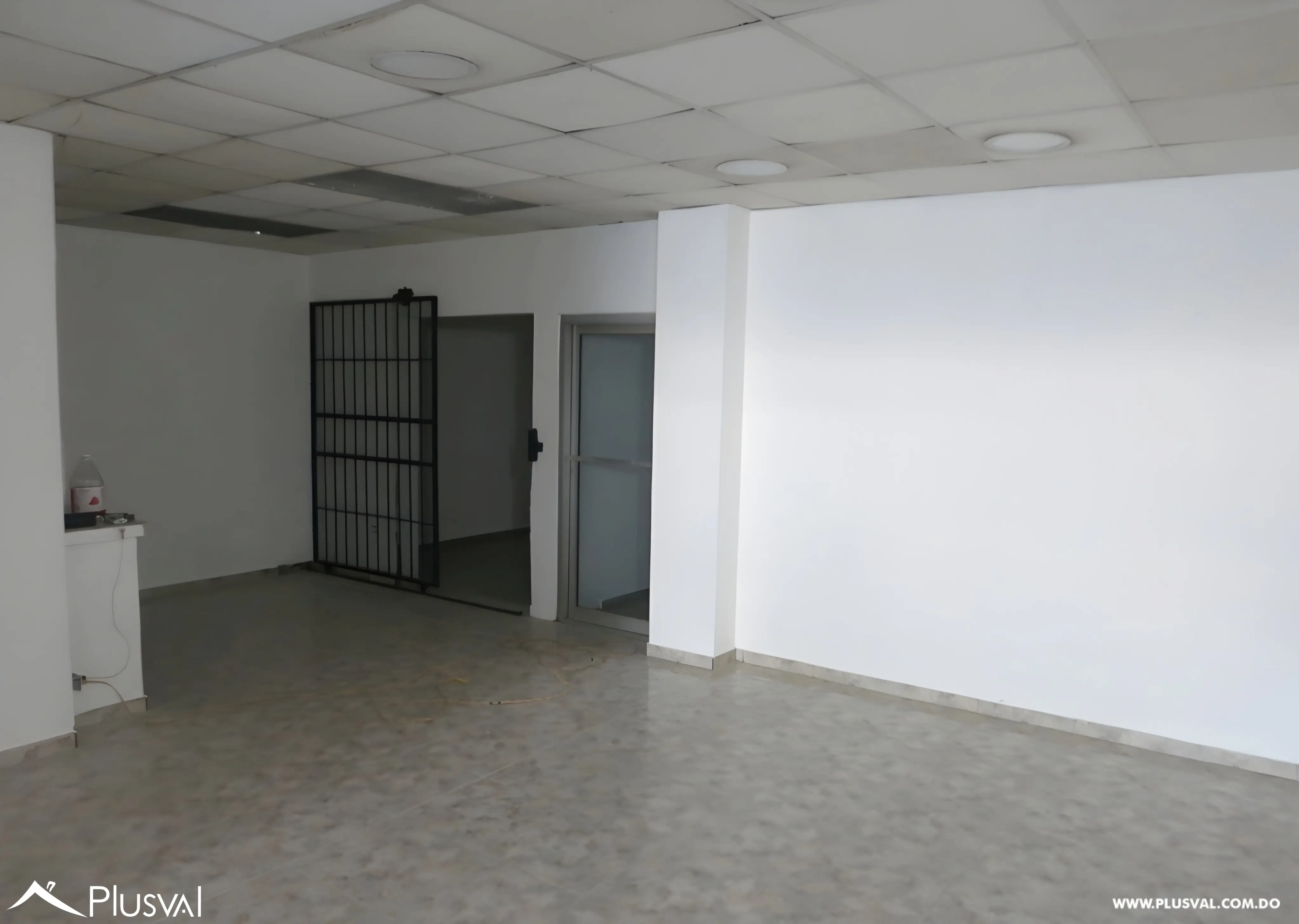 Local comercial en venta frente al Hospital Darío Contreras 502494