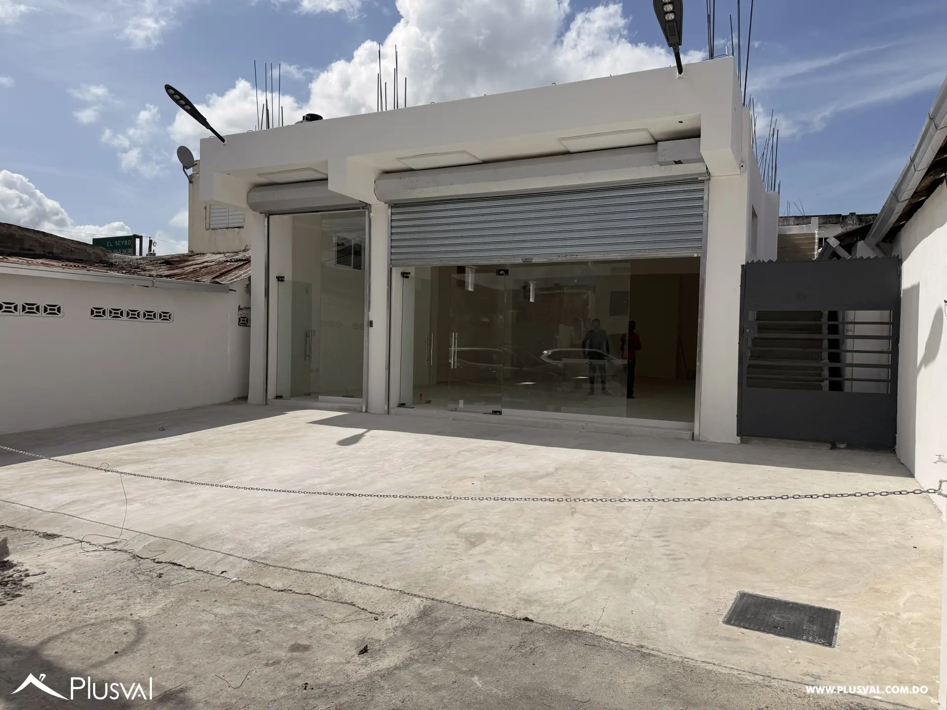 Local Ideal para entidad financiera o franquicia. Zona de alto trafico vehicular. 511115