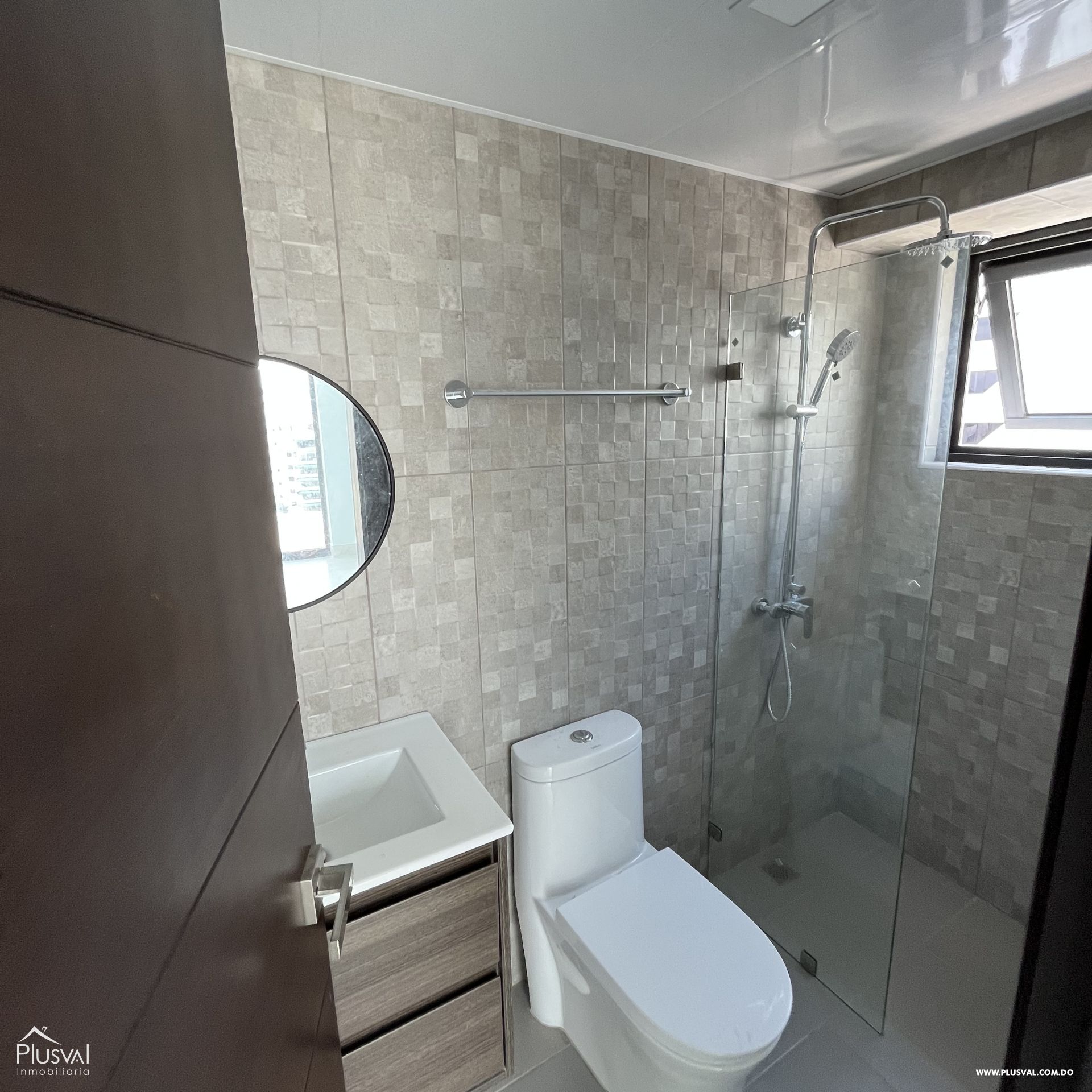 Apartamento con  vista despejada en venta, en el sector Serralles. 460463