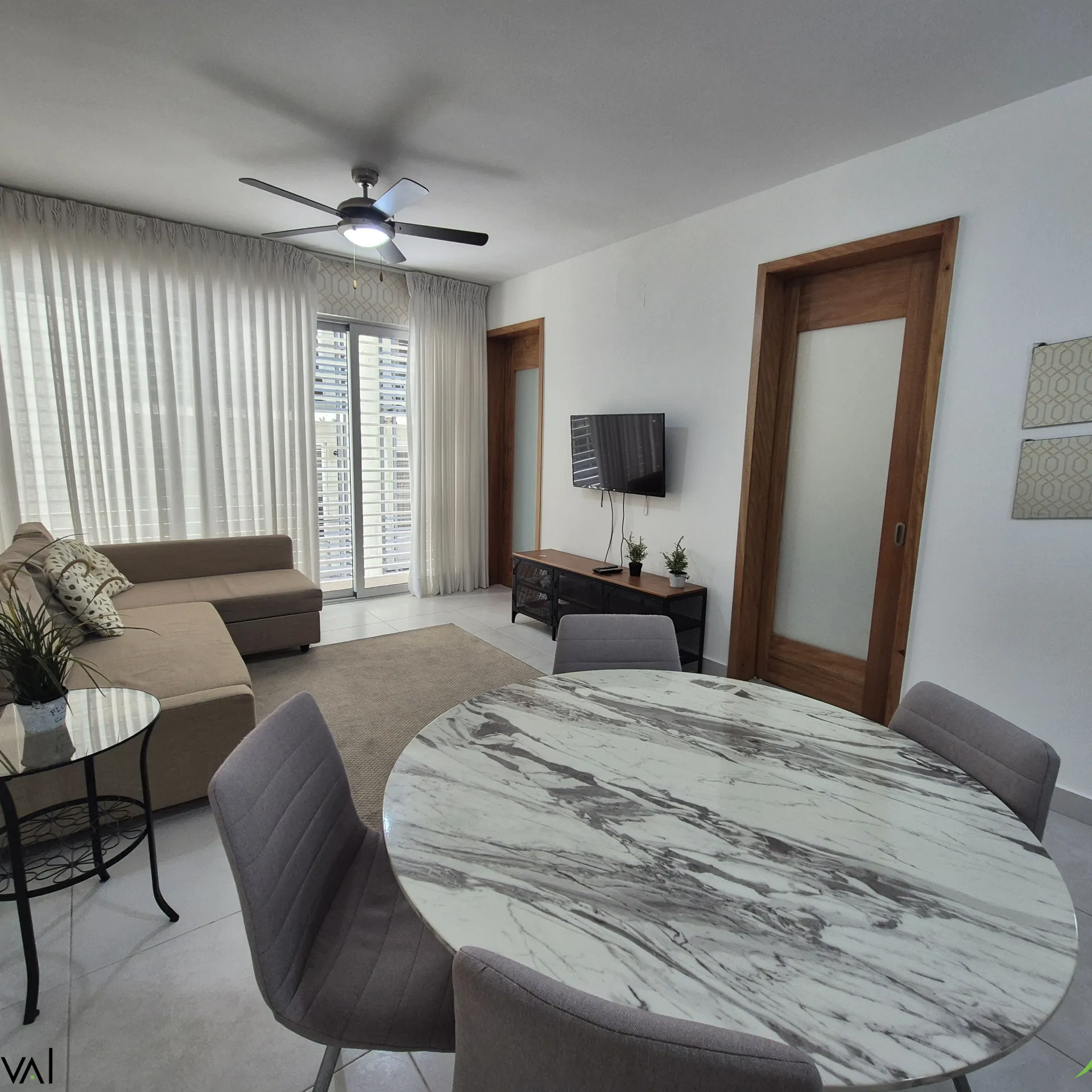 Apartamento en alquiler de 1 habitacion en Evaristo Morales 434445