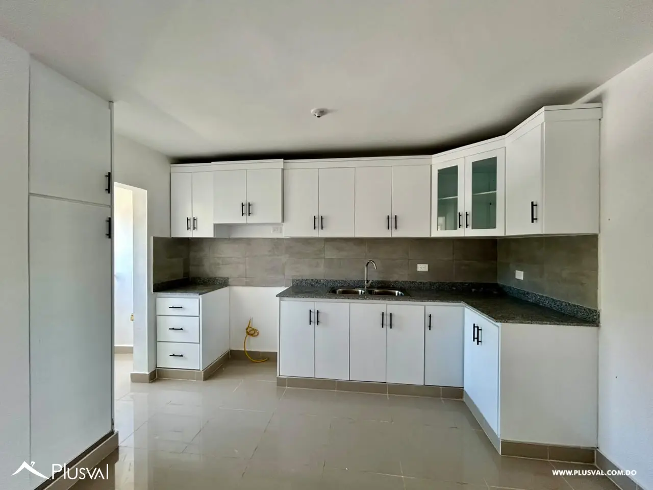 Se vende apartamento en La Vega Tercer nivel con terraza privada 531832