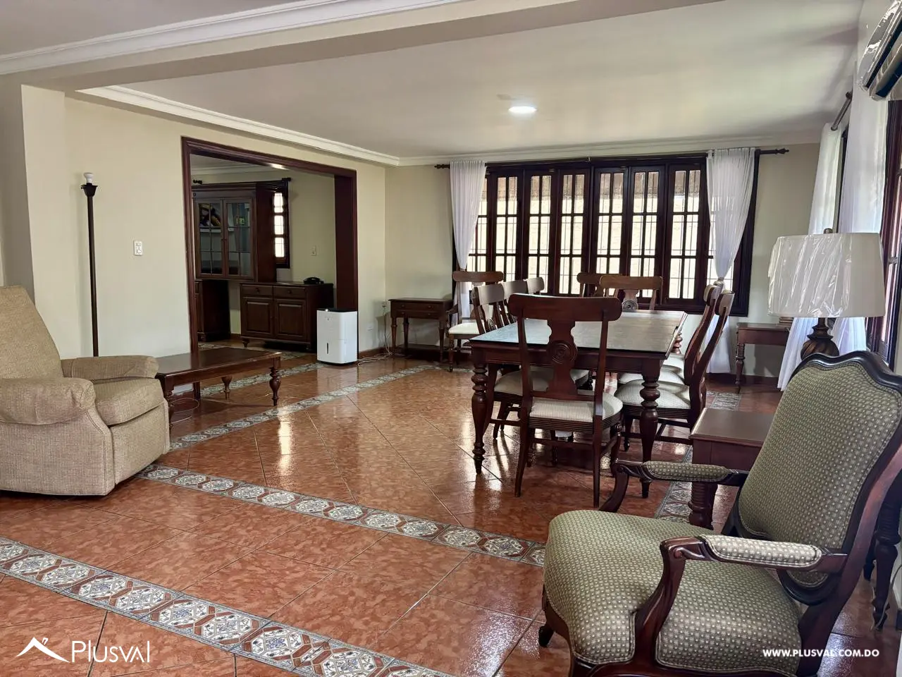 Amplia y clásica casa en alquiler en la mejor zona de Bella Vista 457952