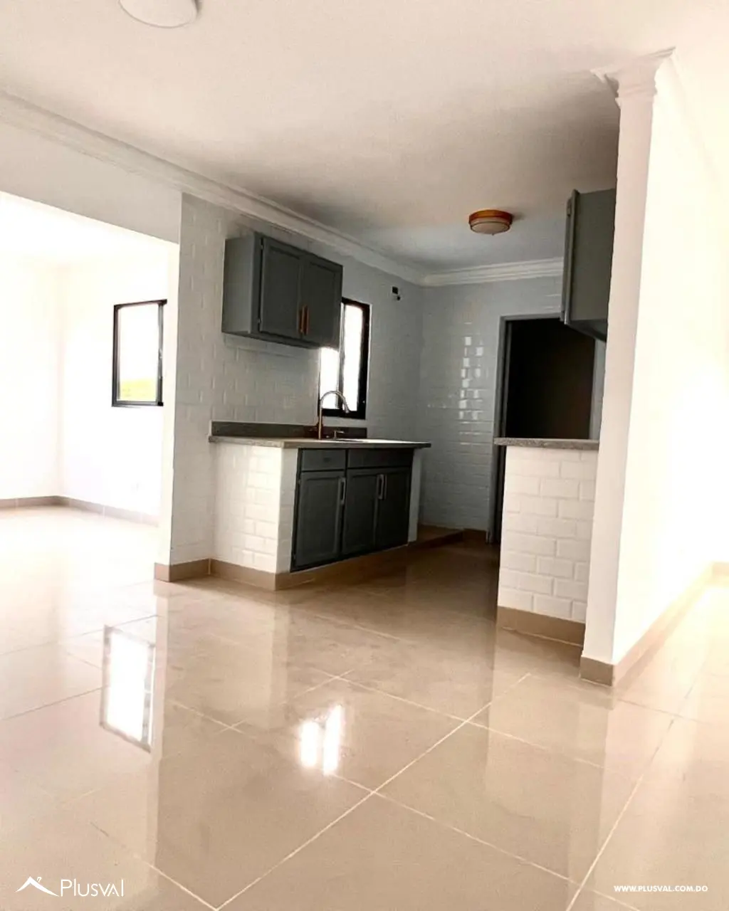 Apartamento Renovado en Venta de 3 hab. en Santiago 502308
