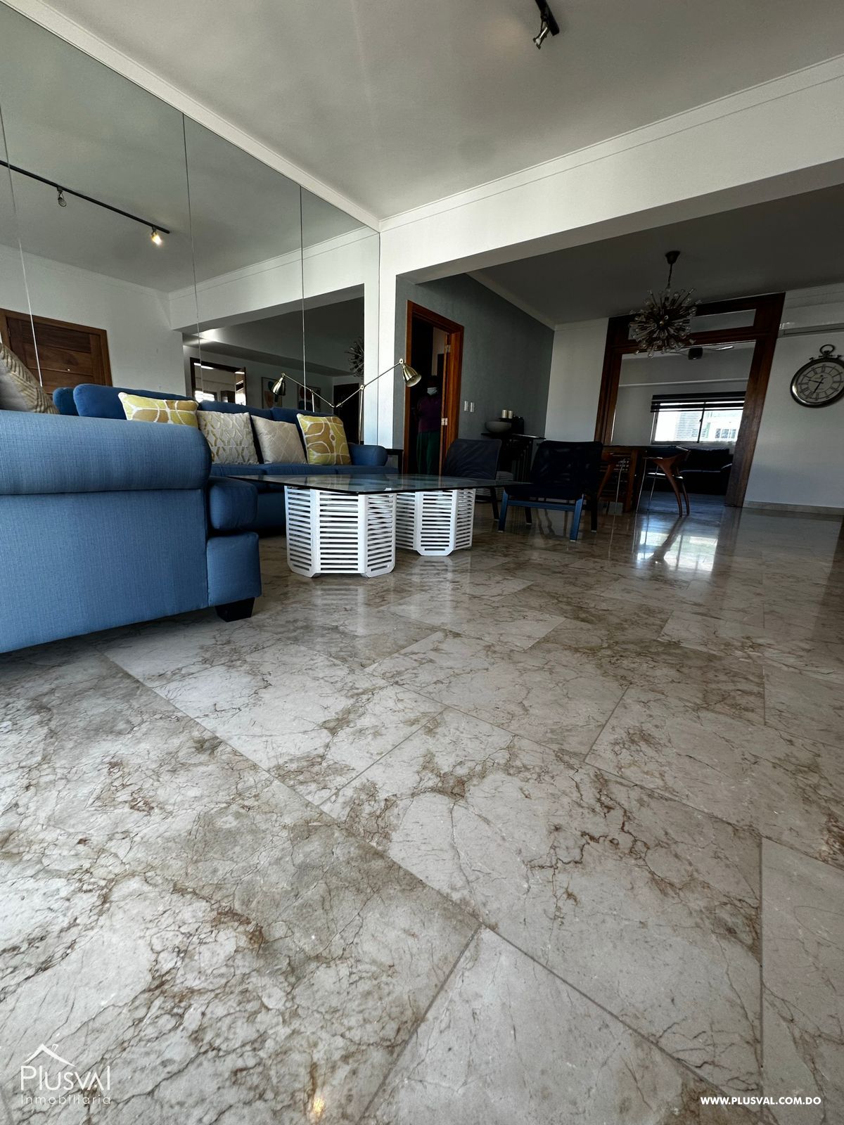 Residencia de lujo en Evaristo Morales. Amplio, privado y estratégicamente ubicado. 319261