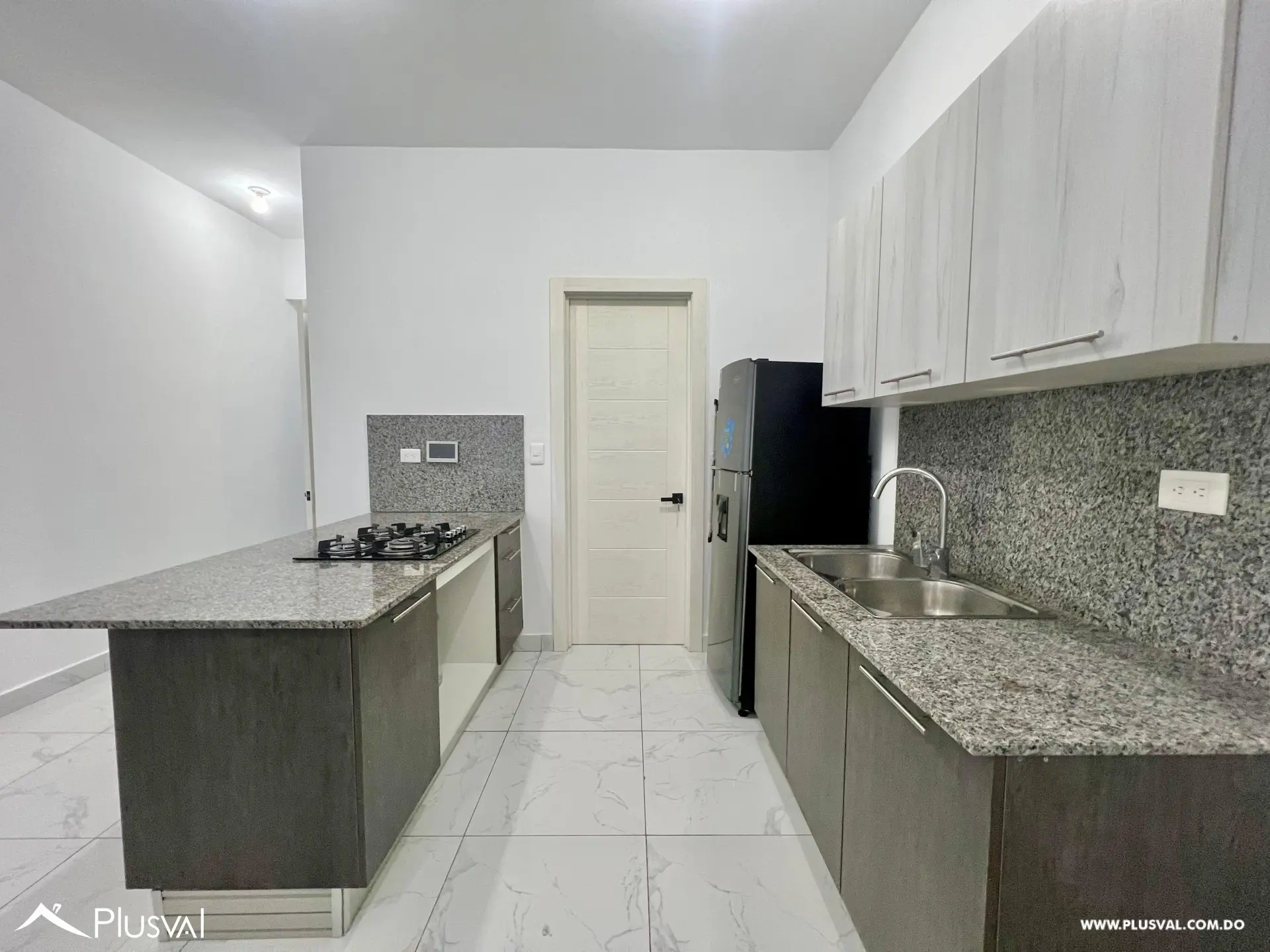 Apartamento en alquiler amueblado en Evaristo Morales con 2 piscinas 488190
