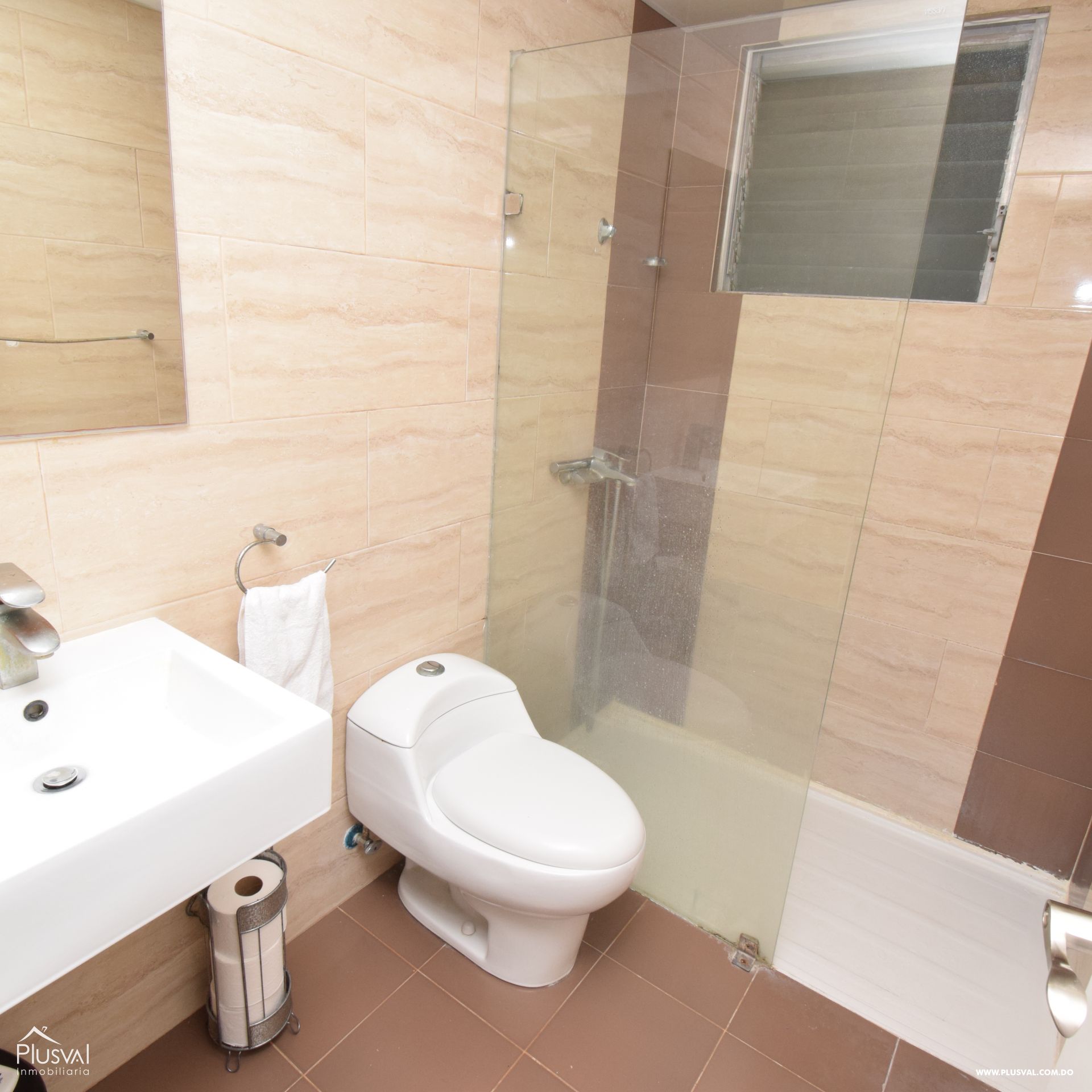 Apartamento en alquiler amueblado en la Av Rómulo Betancourt 157060