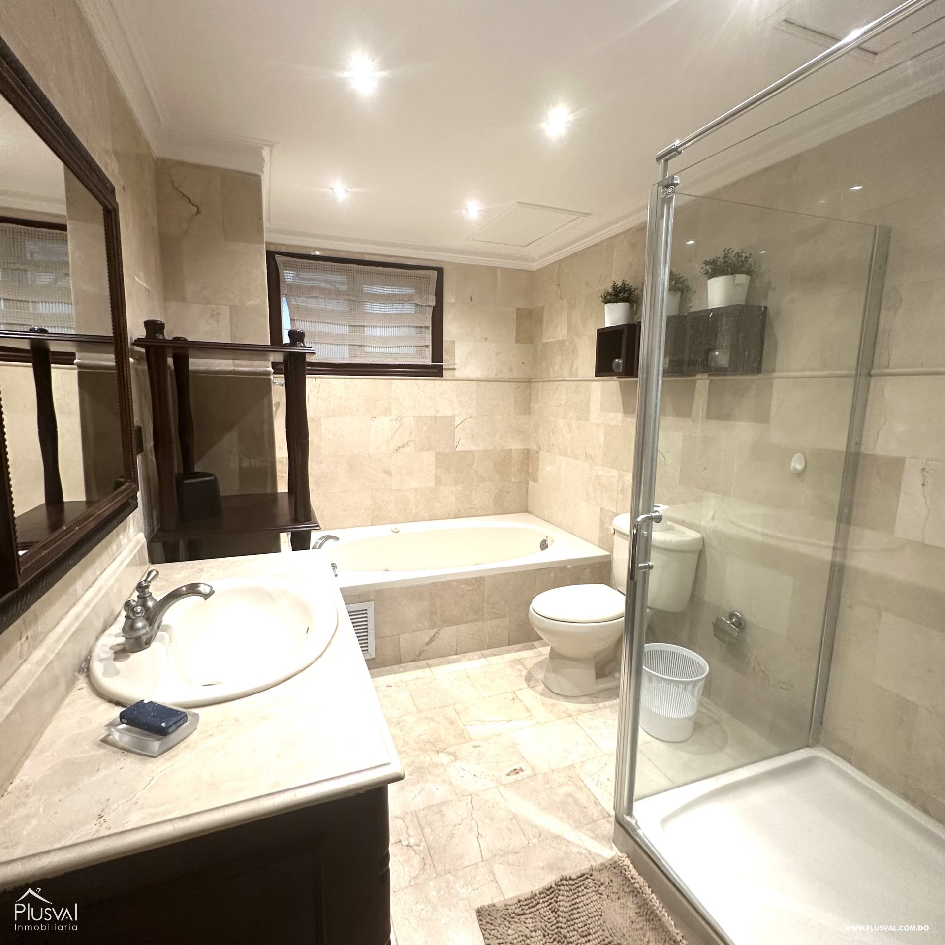 Apartamento de alquiler amueblado en Piantini 374030