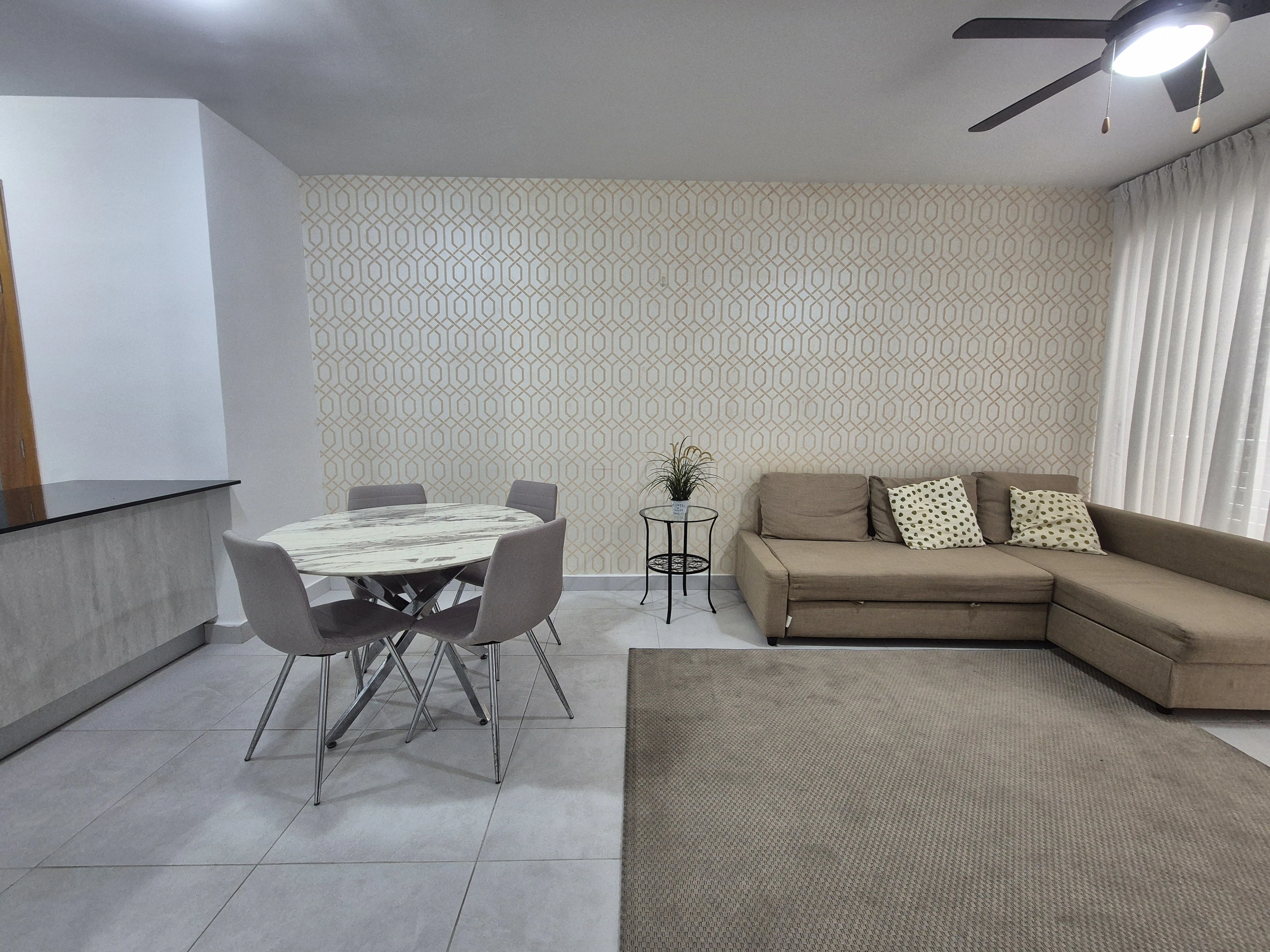 Apartamento en alquiler de 1 habitacion en Evaristo Morales 434442
