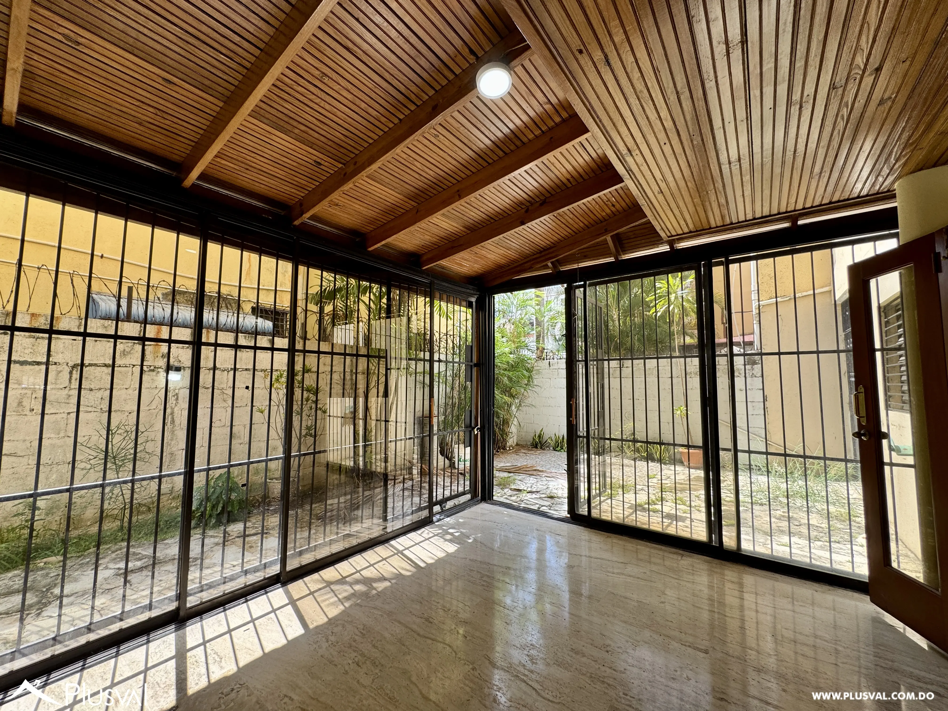 Apartamento en alquiler en Bella Vista con terraza y patio privado – 3 habitaciones y 173 m² 514391