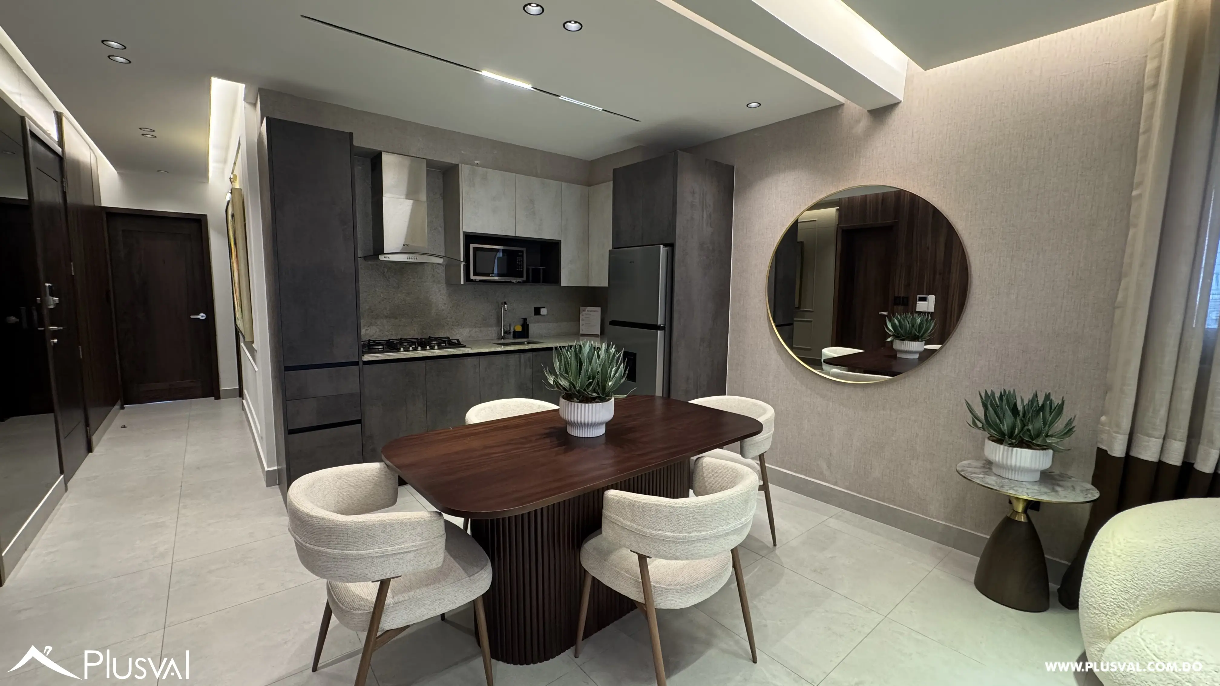Apartamento amueblado de 1 habitación en venta en La Esmeralda, Santiago 536734