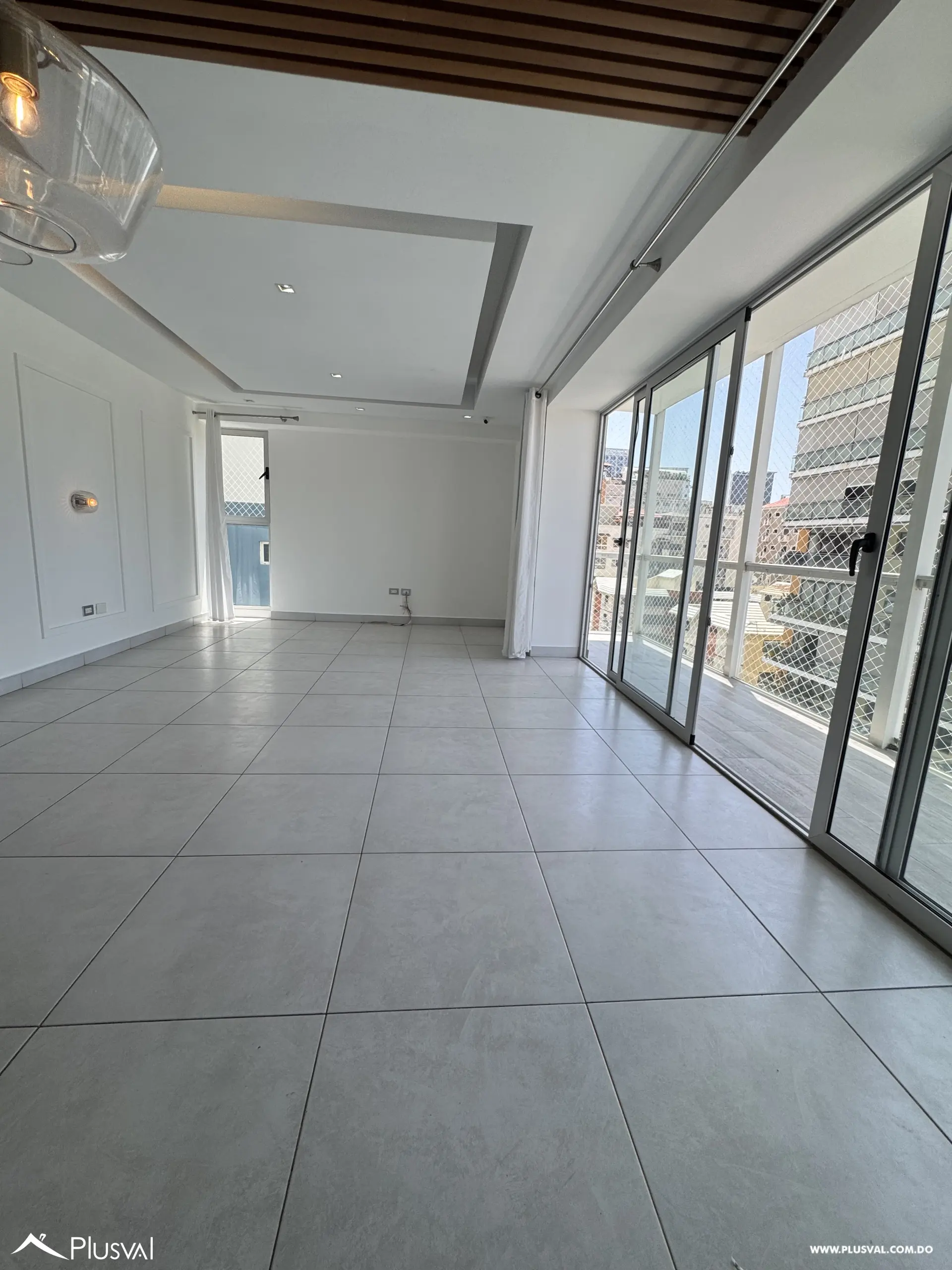 Alquiler apartamento de 3 habitaciones en Evaristo Morales. 518488