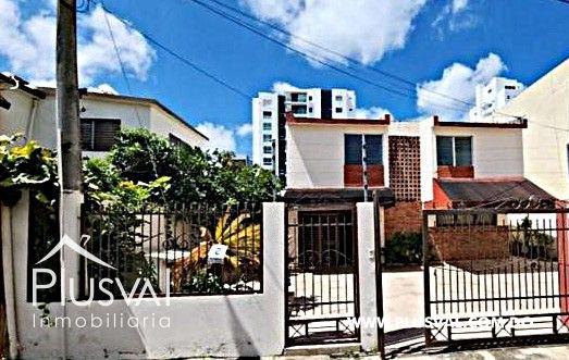 Casa de Dos Niveles en Zona Céntrica con Potencial para Rediseñar 452354