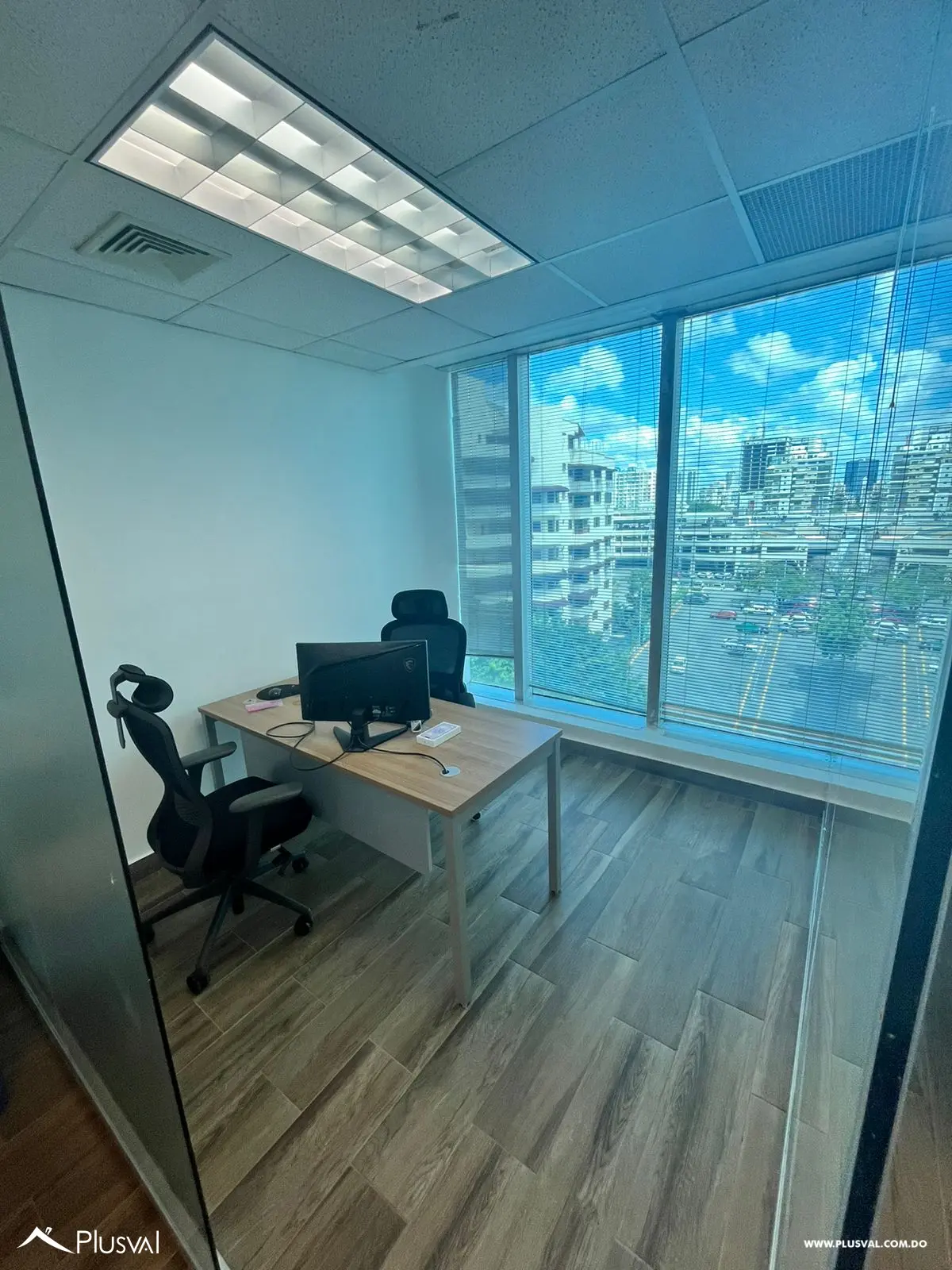 Local Oficinas Corporativas en La Esperilla 525009