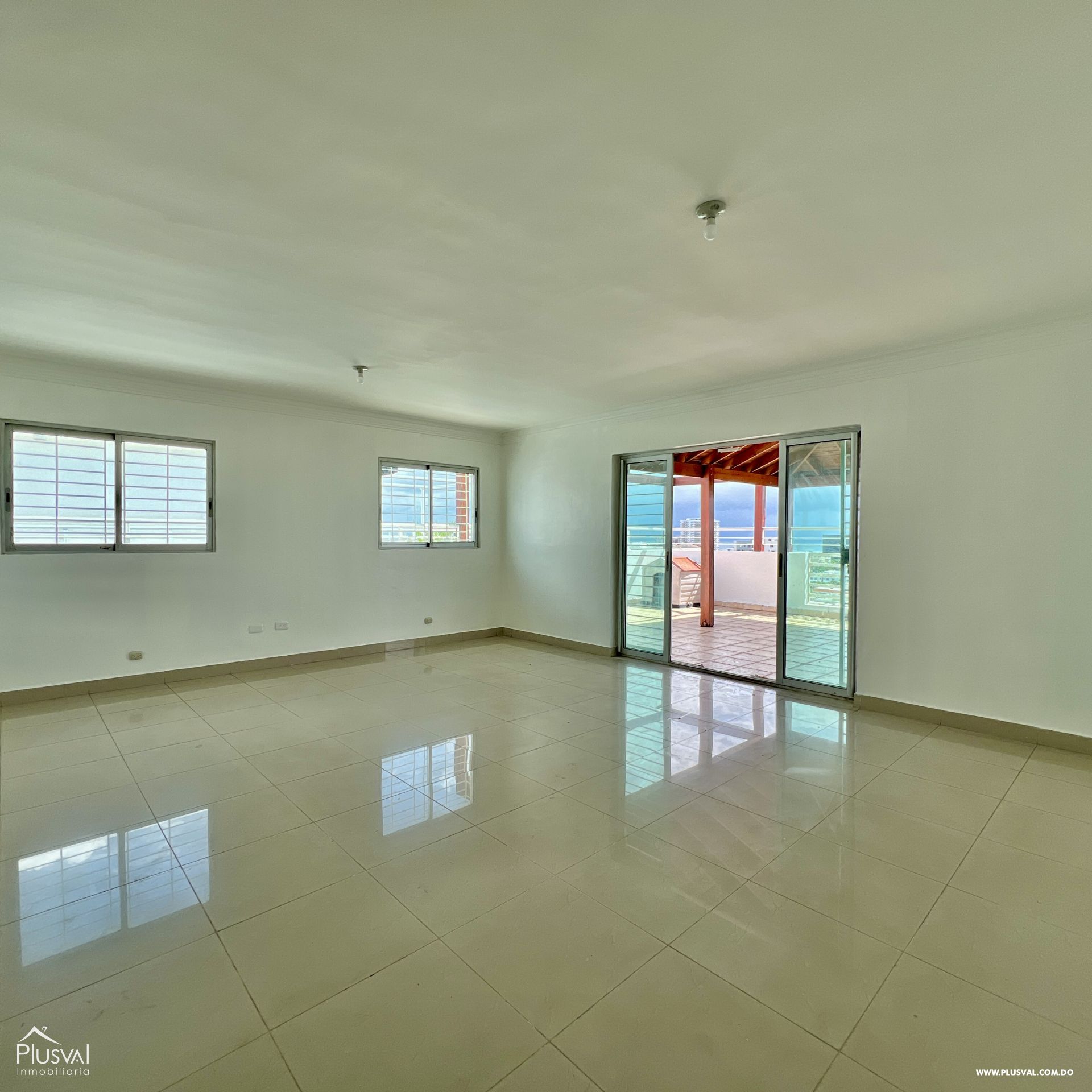 Penthouse en Alquiler en Gazcue con Vista al Mar 393764