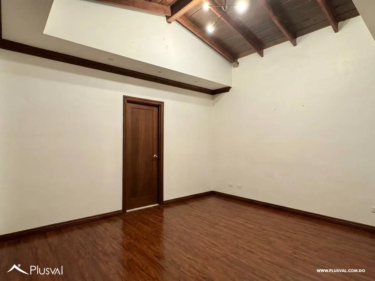 Alquilo Maravillosa Casa - 2do Nivel en el Corazon de Naco 512884