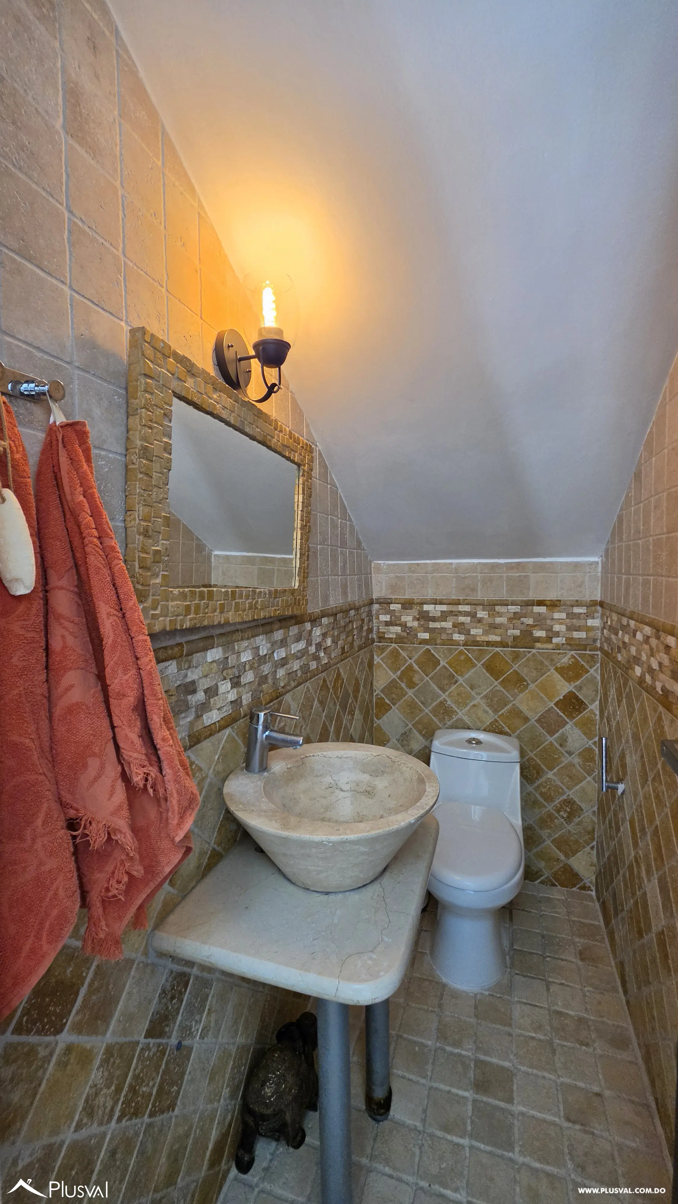 Buscas Espacio, Tranquilidad y Ubicación Céntrica: La Casa Ideal para tu Familia", La Esperilla 521307