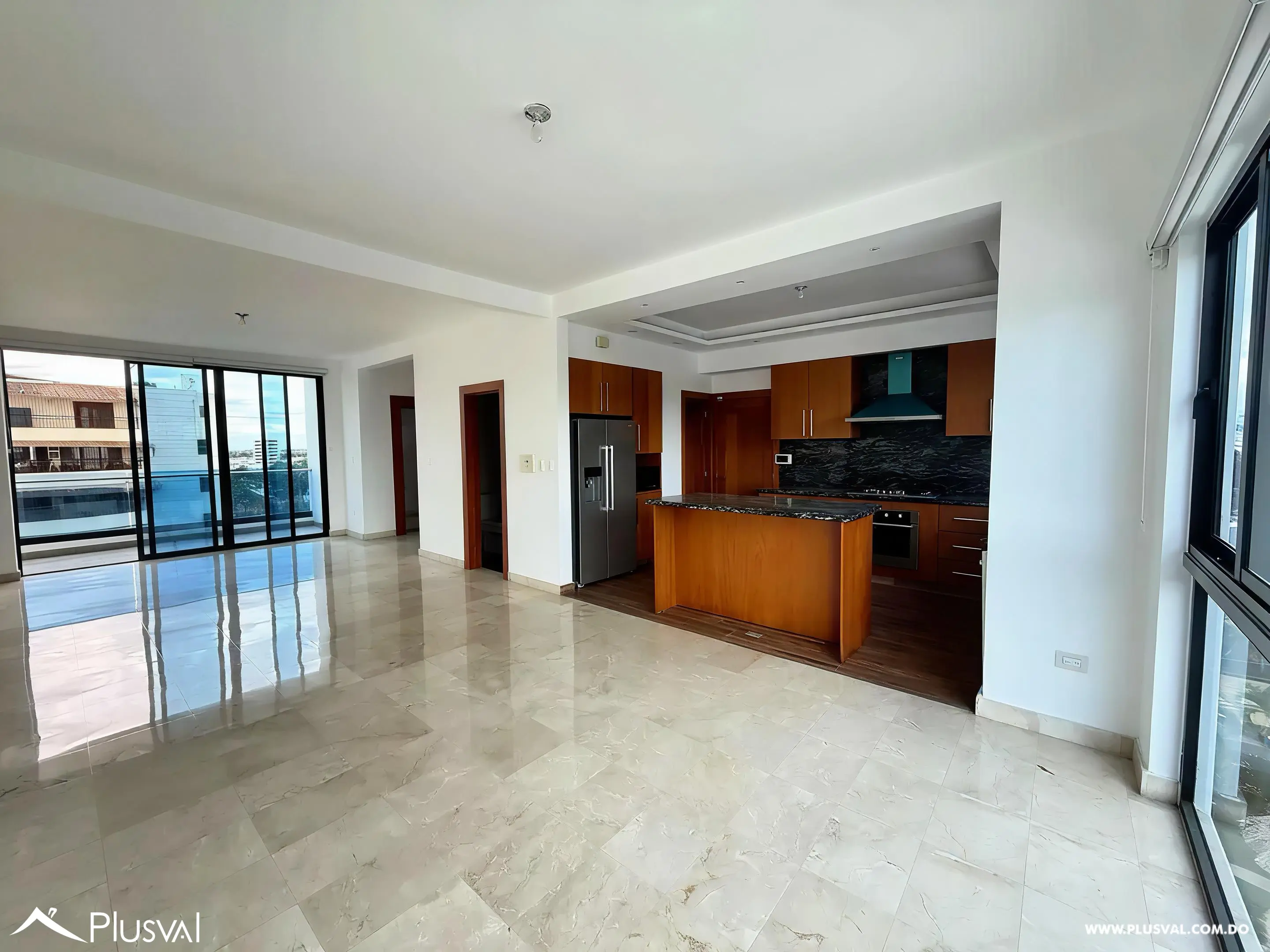 Amplio apartamento en Villa Olga, diseñado con una excelente distribución y abundante luz natural. 510786