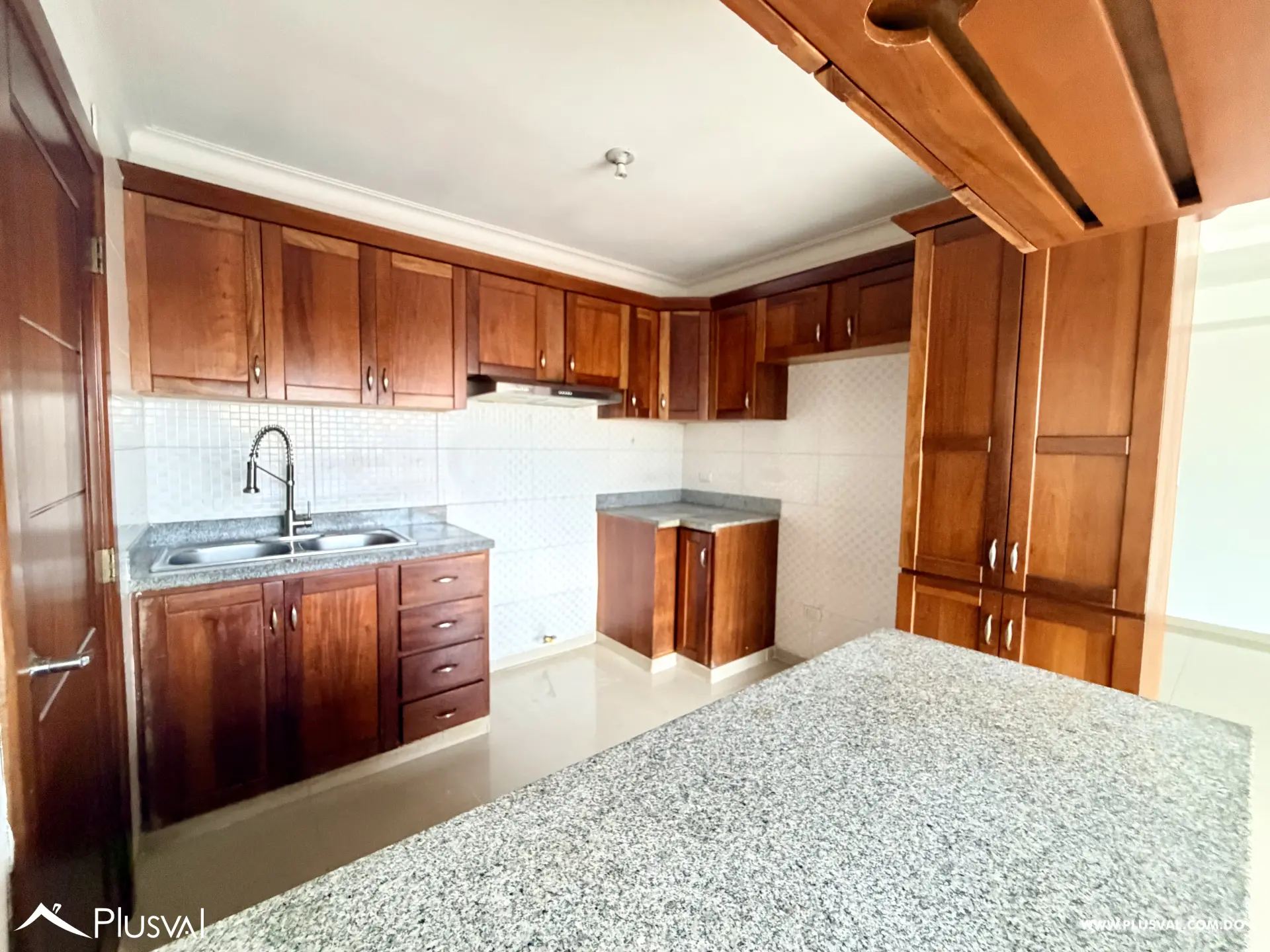 Se vende apartamento con terraza en los Restauradores, Distrito Nacional. 527365
