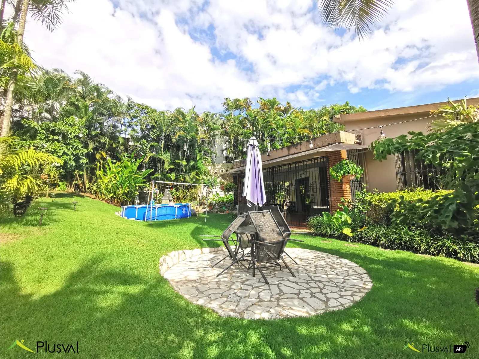 Se vende amplia casa en Altos de Arroyo Hondo II con patio 450331