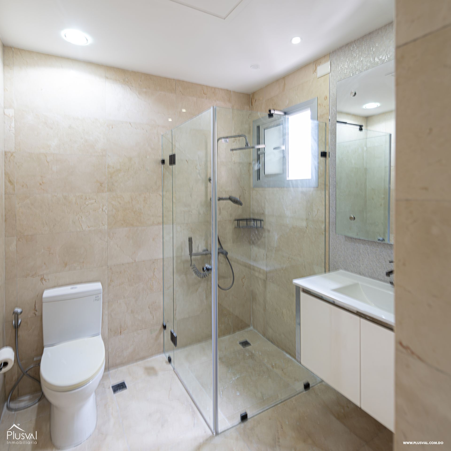 Apartamento Amueblado de Lujo con Terraza y 3 Hab. en Piantini 447575