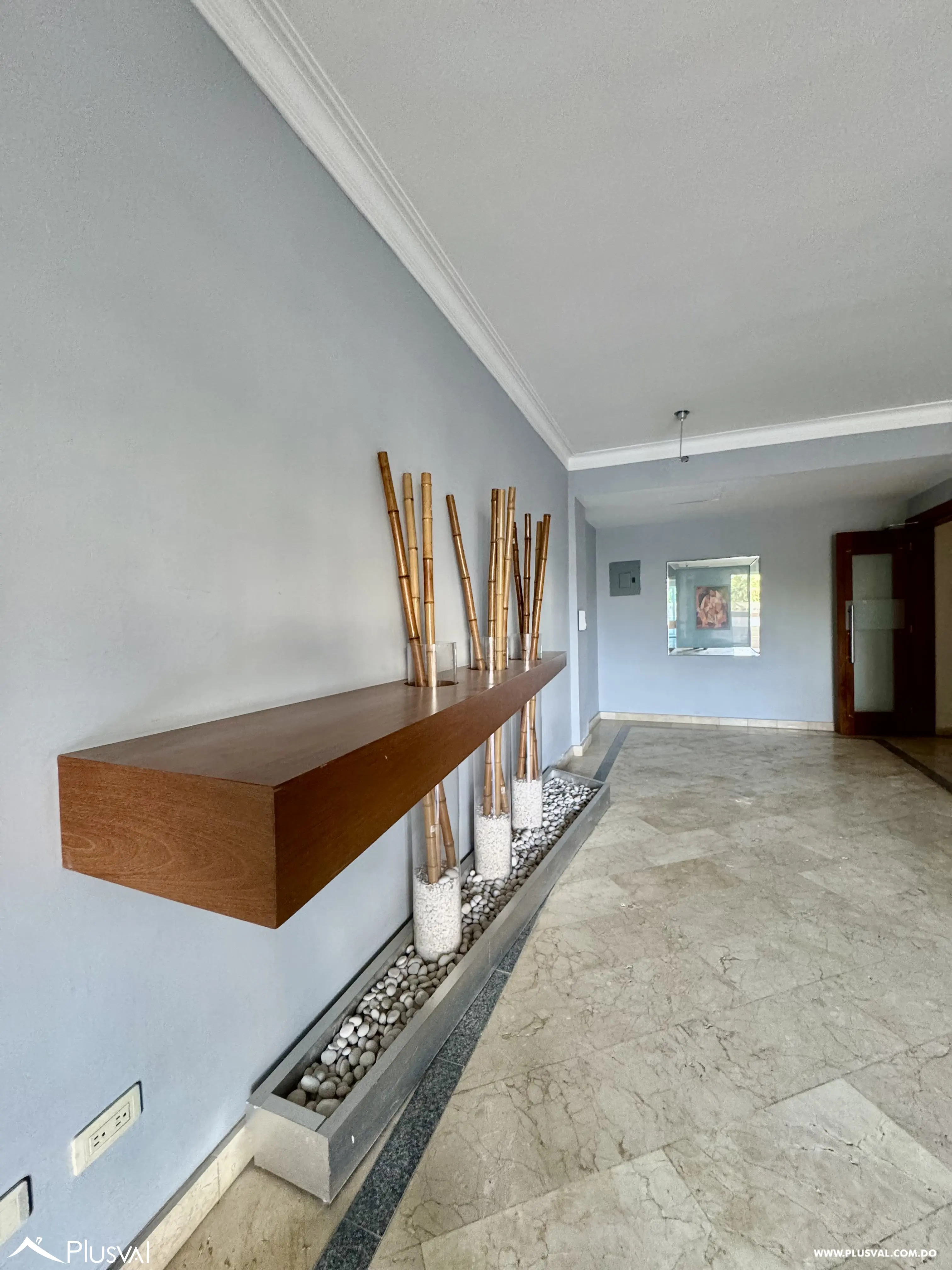 Alquilo Amplio y Maravilloso Apto. en una de las Zonas mas Exclusivas de La Esperilla 490543